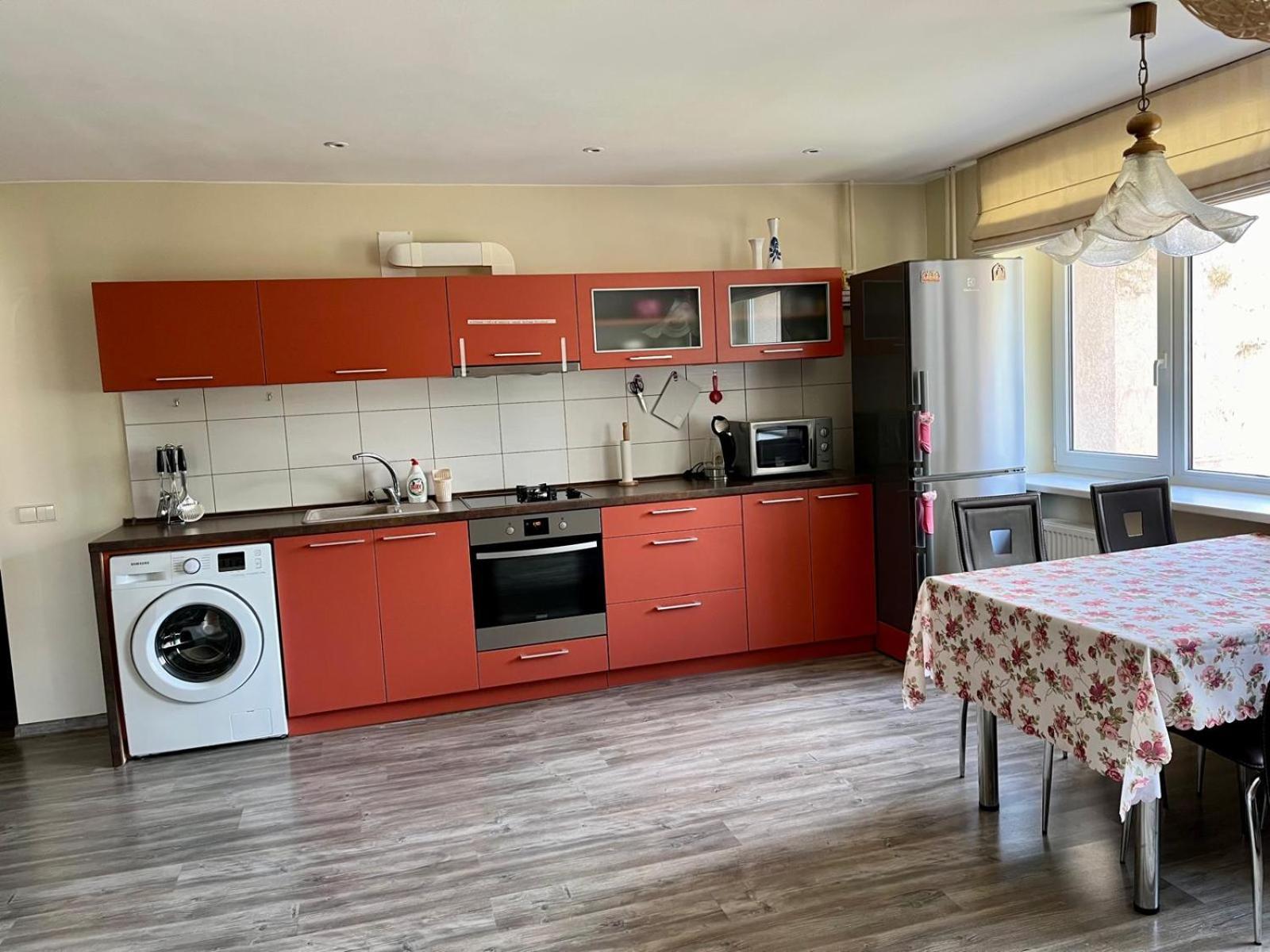 Central Modern Two Bedroom Apartment