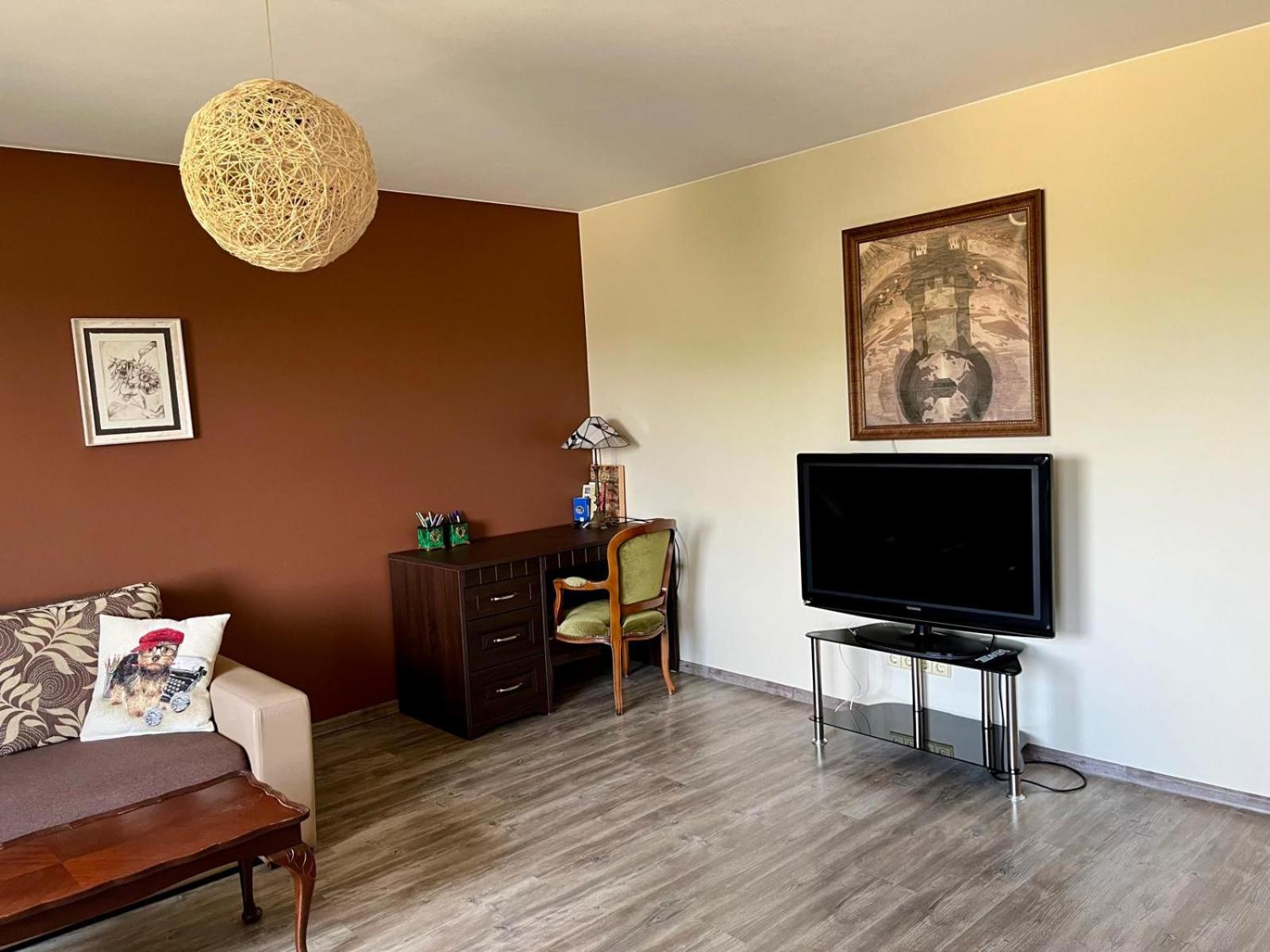 Central Modern Two Bedroom Apartment