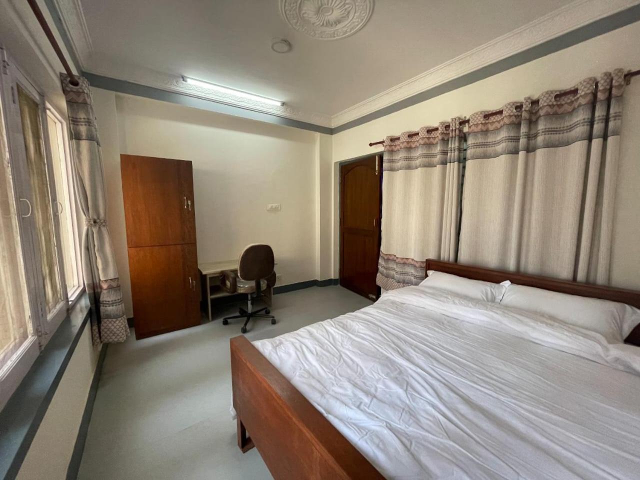Western Inn Hotel view 2