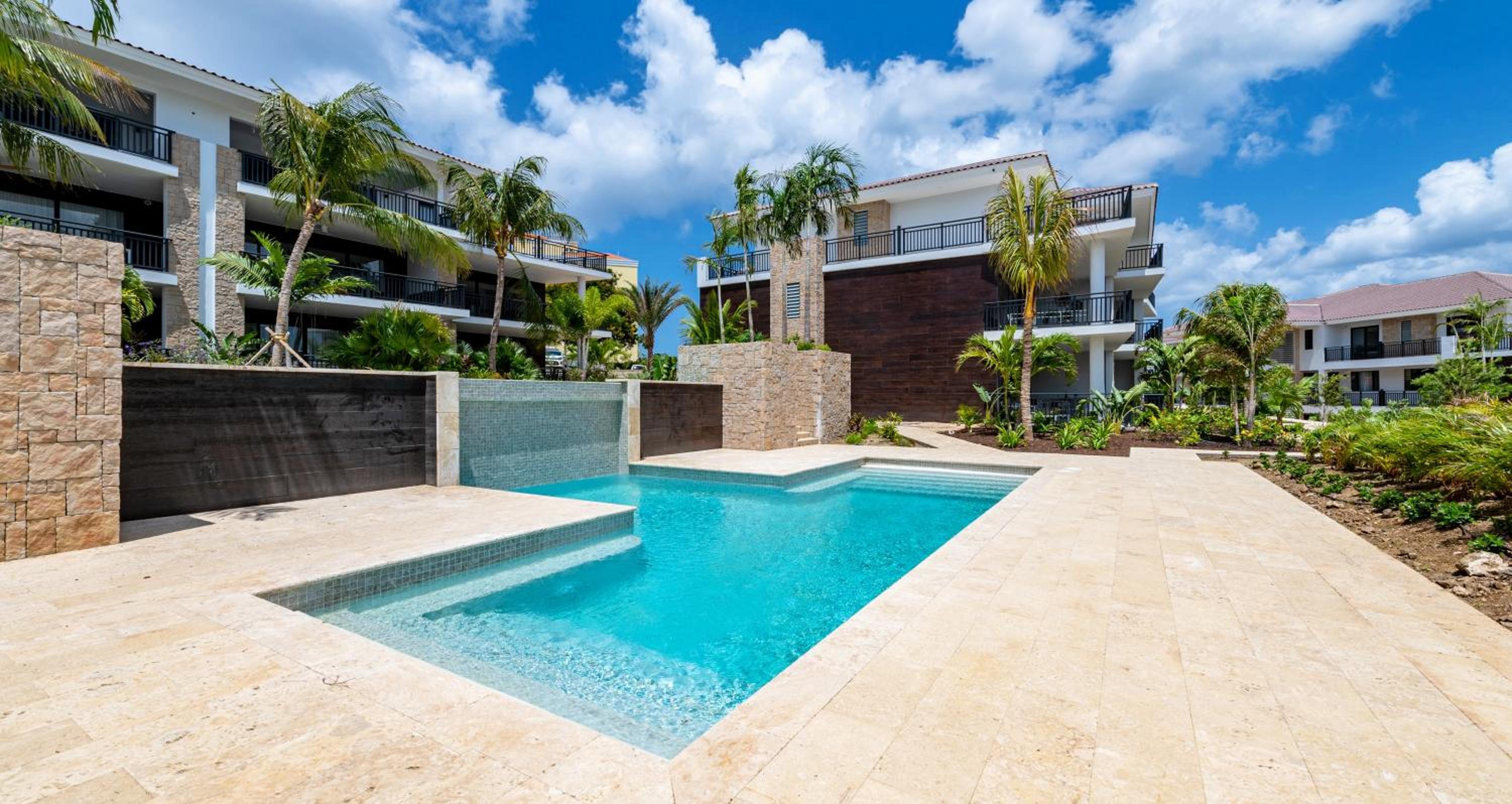 Luxe Breeze