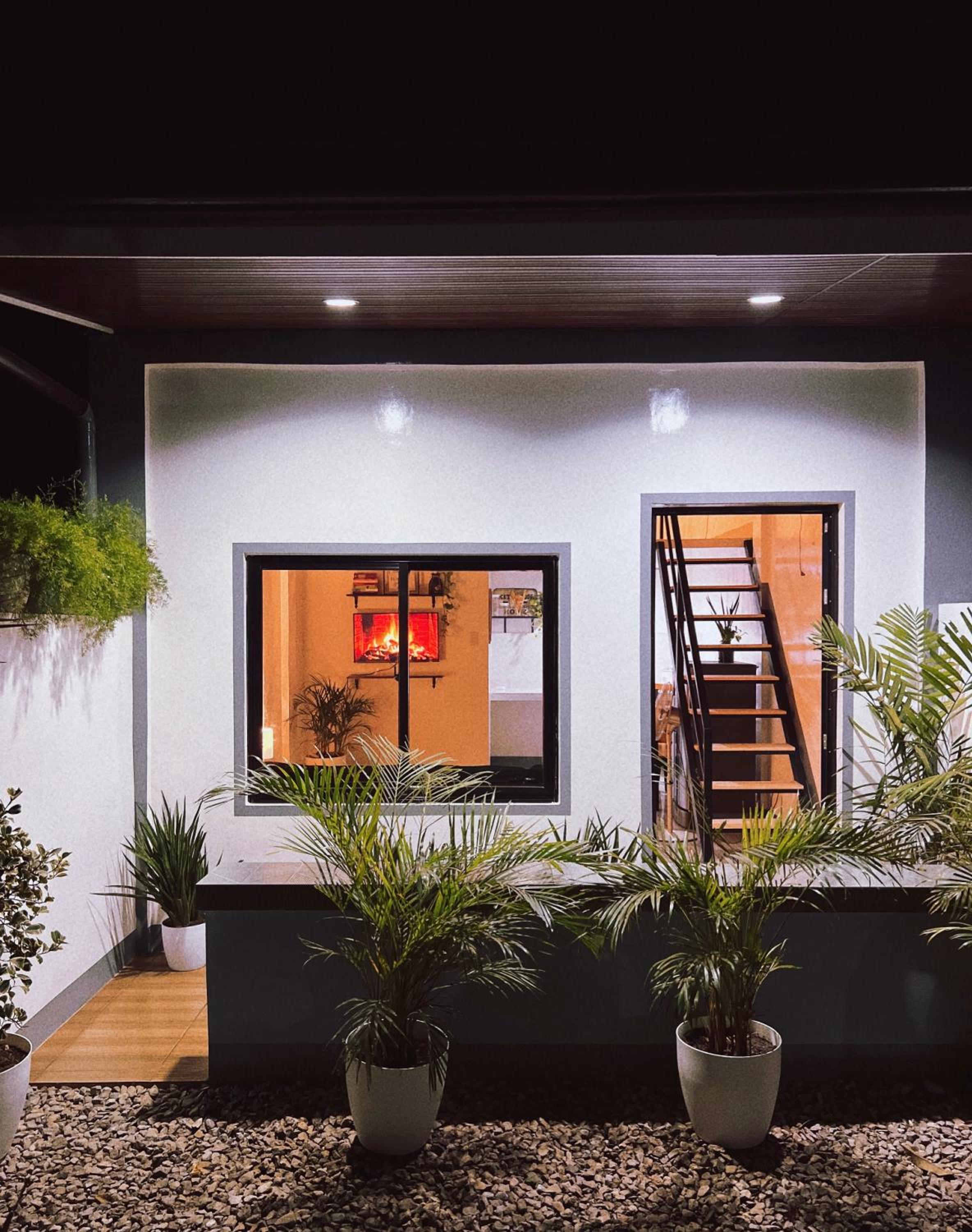 Cozy Loft Near the Airport & Beach-Unit I view 2