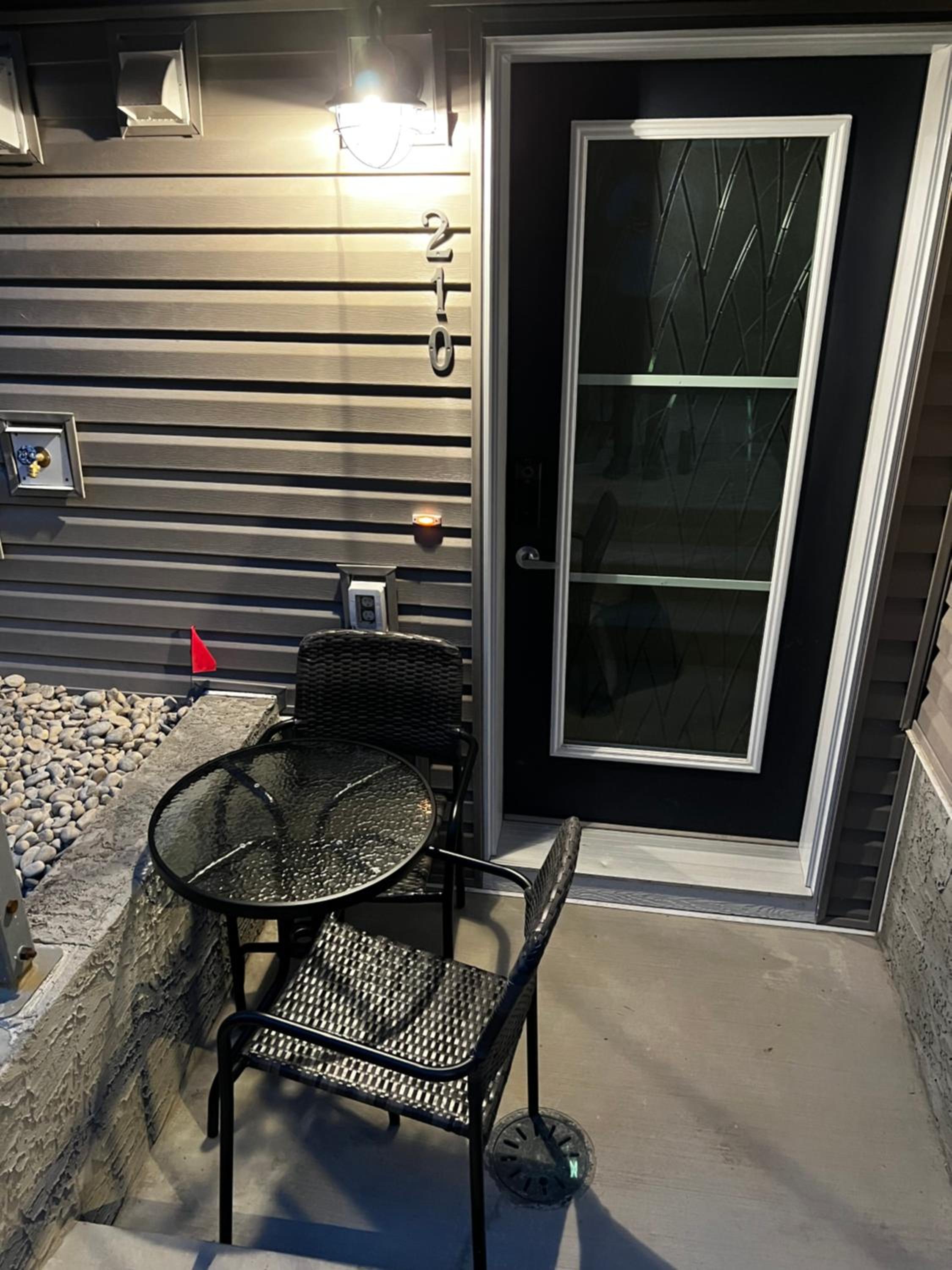 The Haven - cozy 1 bedroom suite in Seton SE Calgary