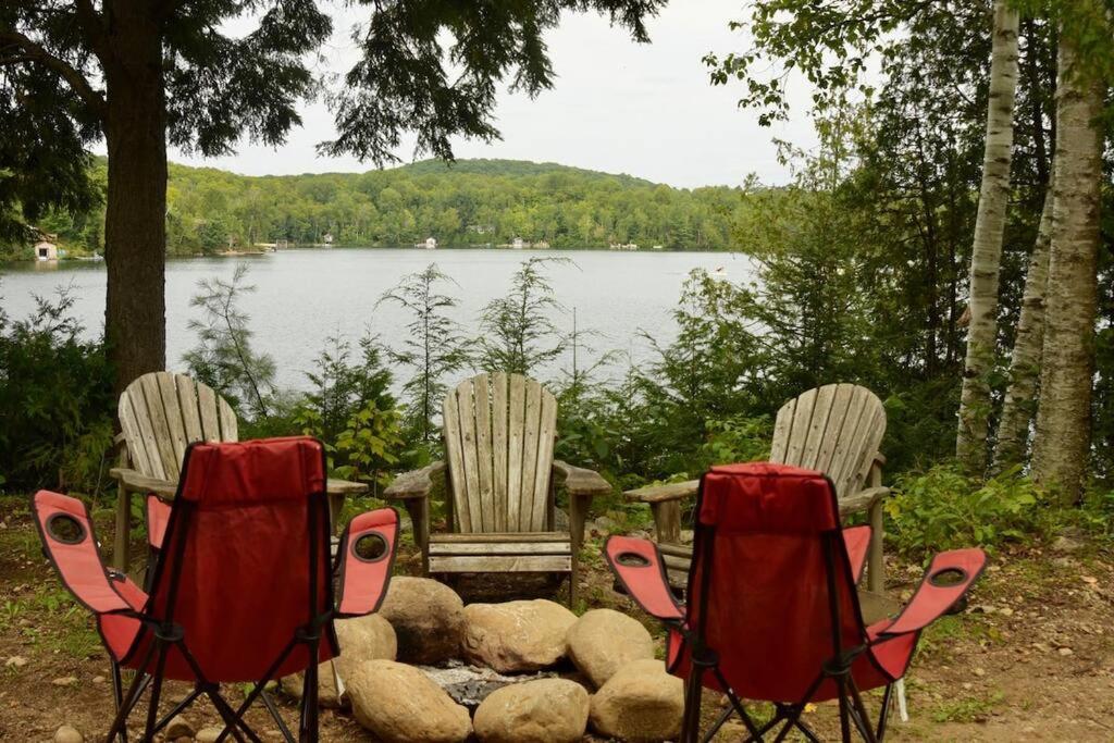 Grinmore Lakehouse with Panoramic View & Hot Tub