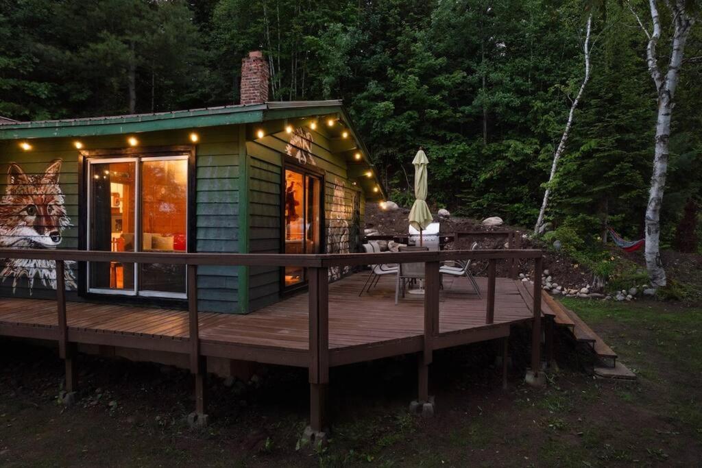 Grinmore Lakehouse with Panoramic View & Hot Tub