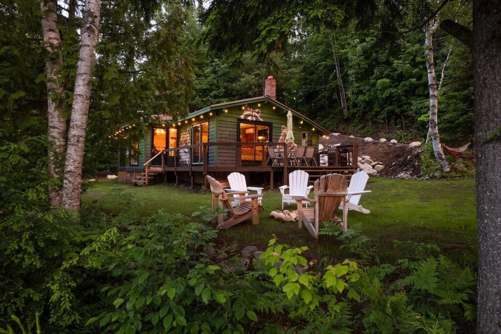 Grinmore Lakehouse with Panoramic View & Hot Tub