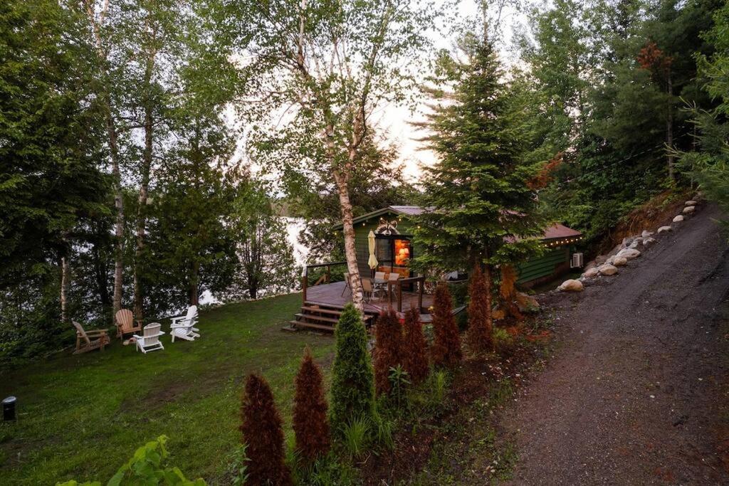 Grinmore Lakehouse with Panoramic View & Hot Tub