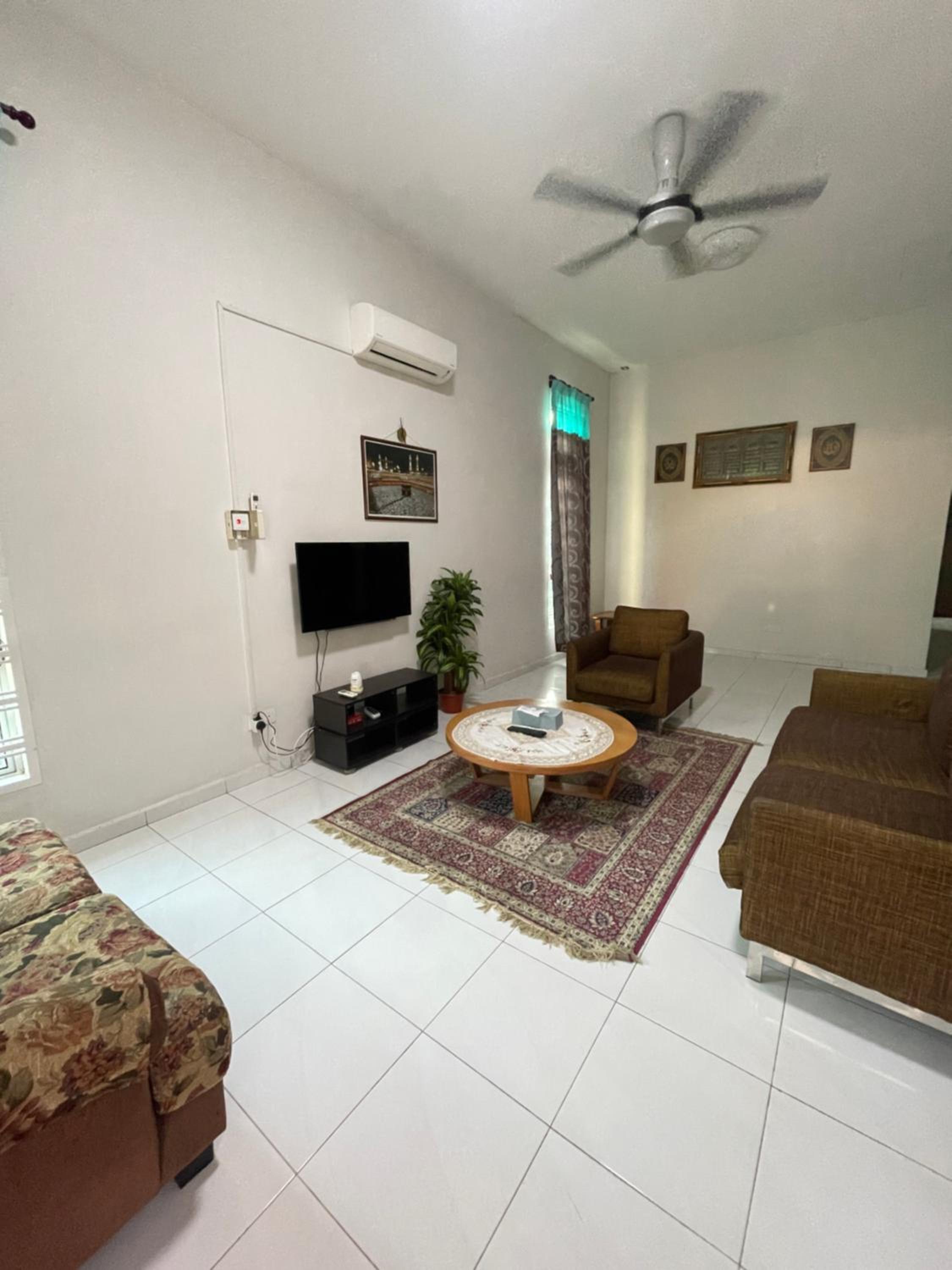 Bougainvillea Home2stay Malacca