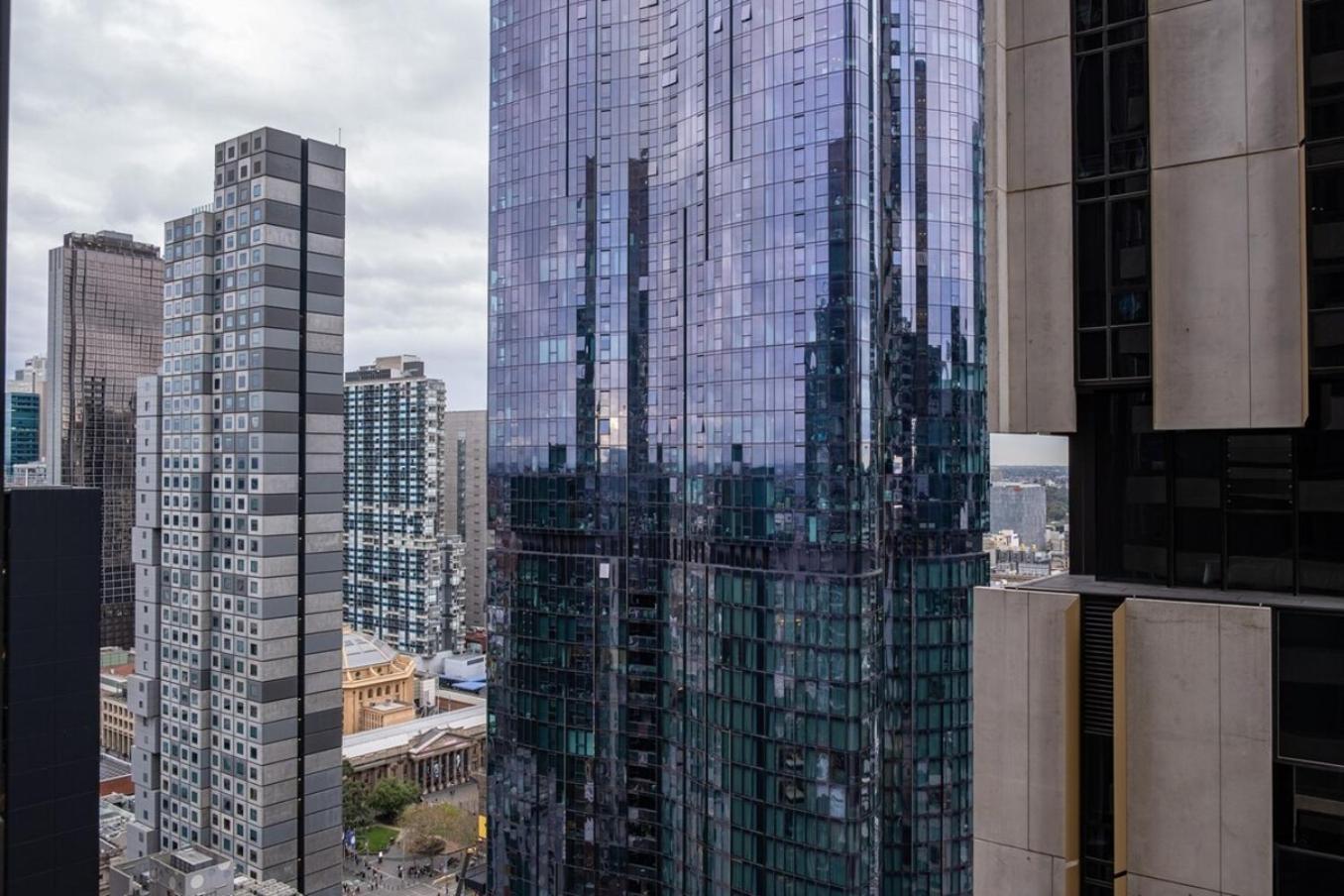 Relaxing 1BR1BA apartment in Melbourne CBD Pool - Image 2