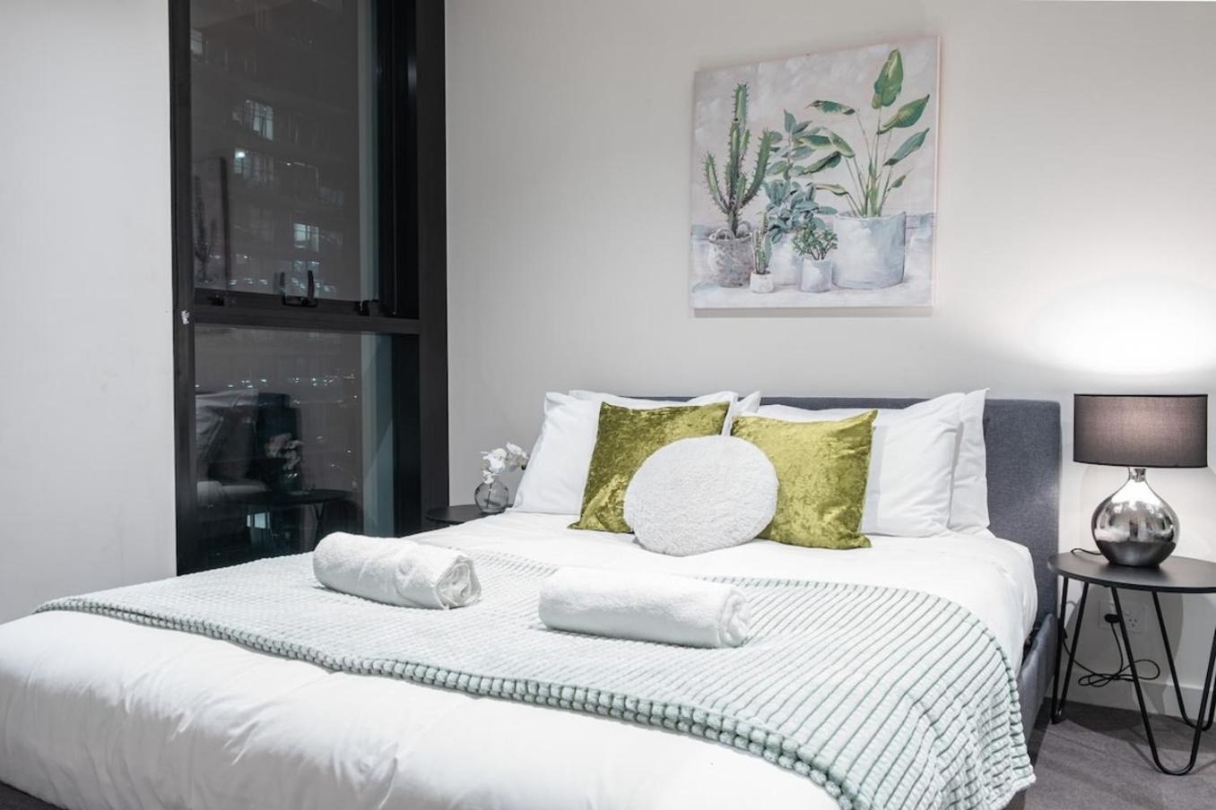 Relaxed 1BR1BA city view apt WIFI in Heart MelCBD view 5