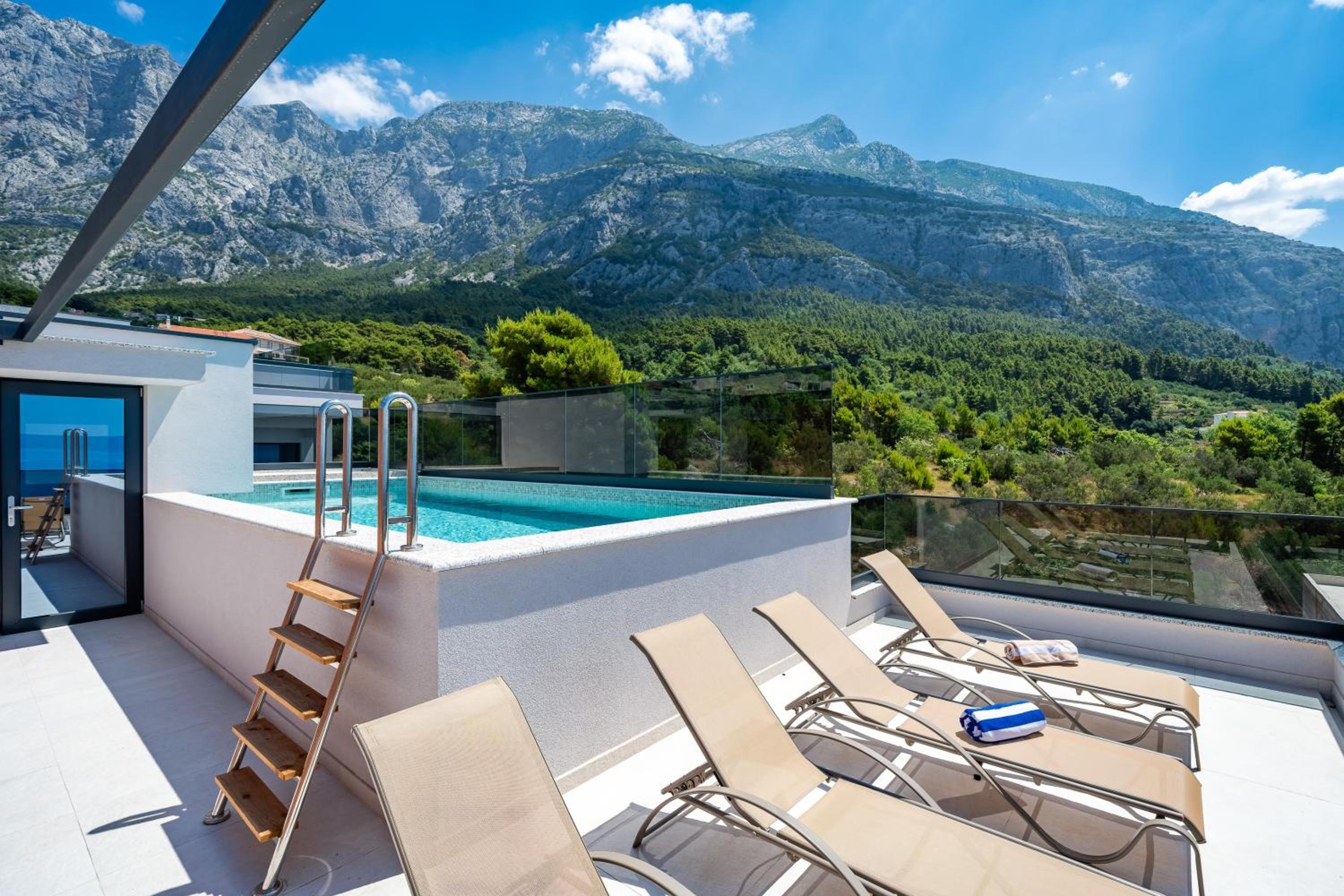 Luxury Villa Tea with Heated Pool view 2