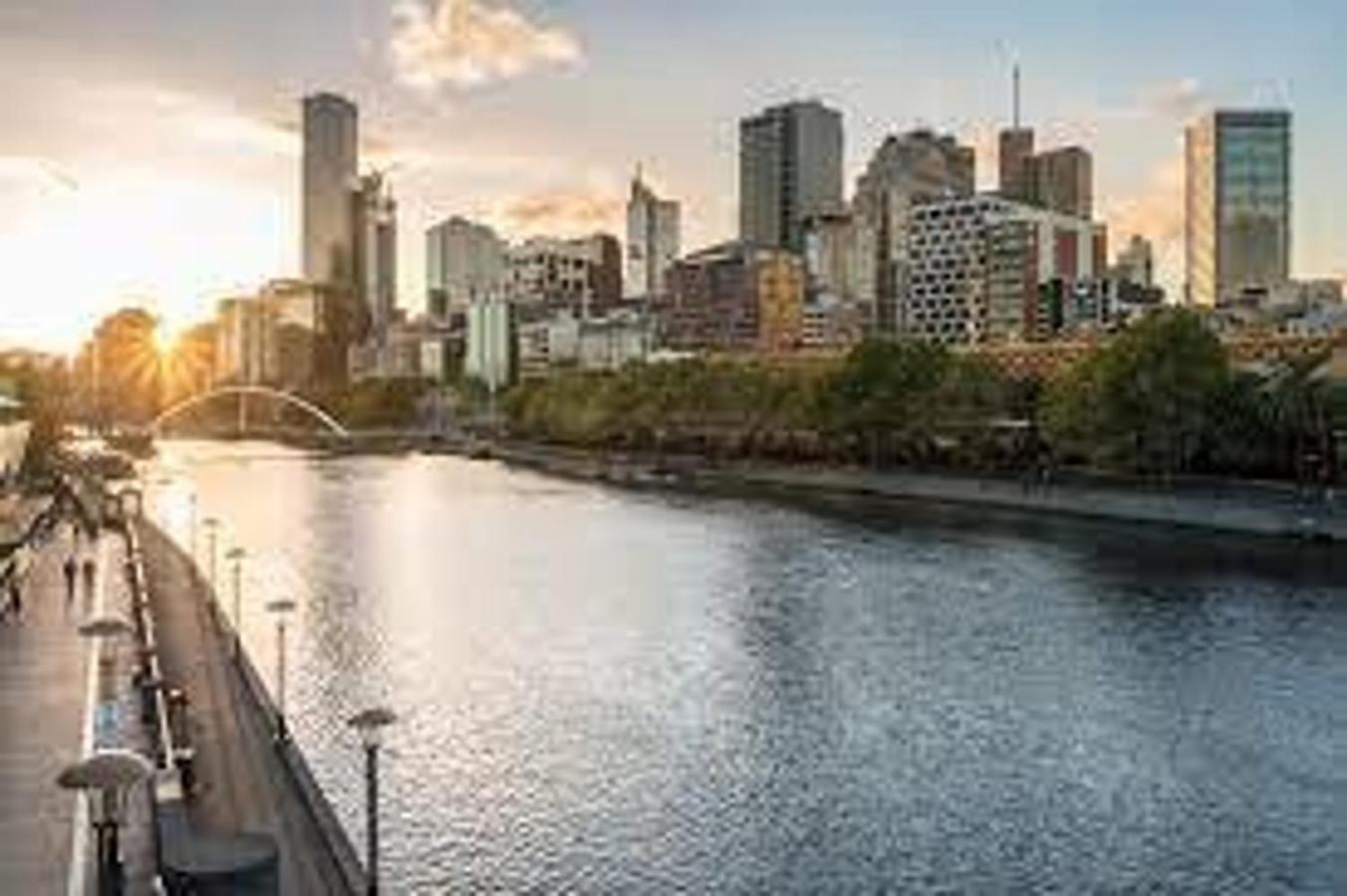 Brightly place 1BR1BA in Southyarra WIFI Balcony