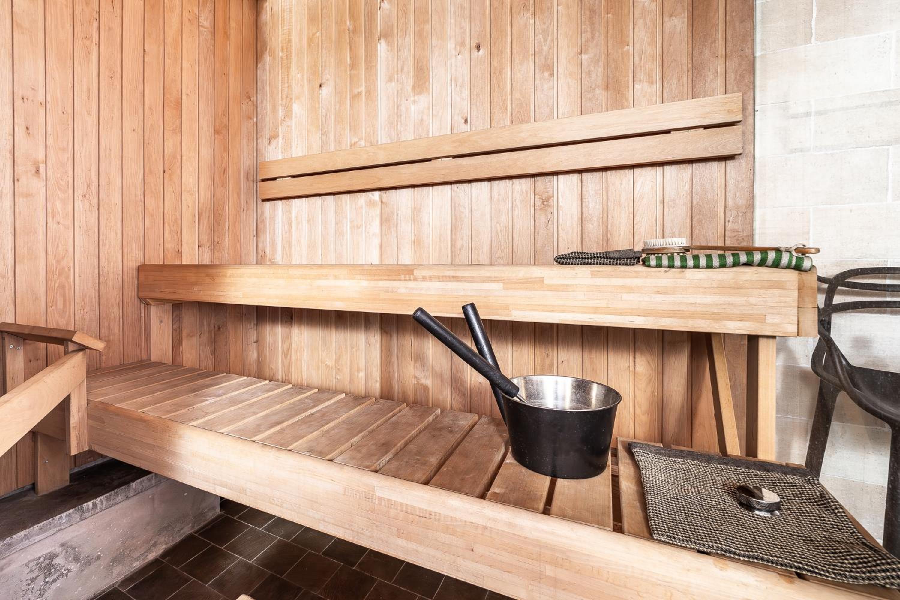 Historical & Modern Business Suite with Sauna @Kadriorg view 4