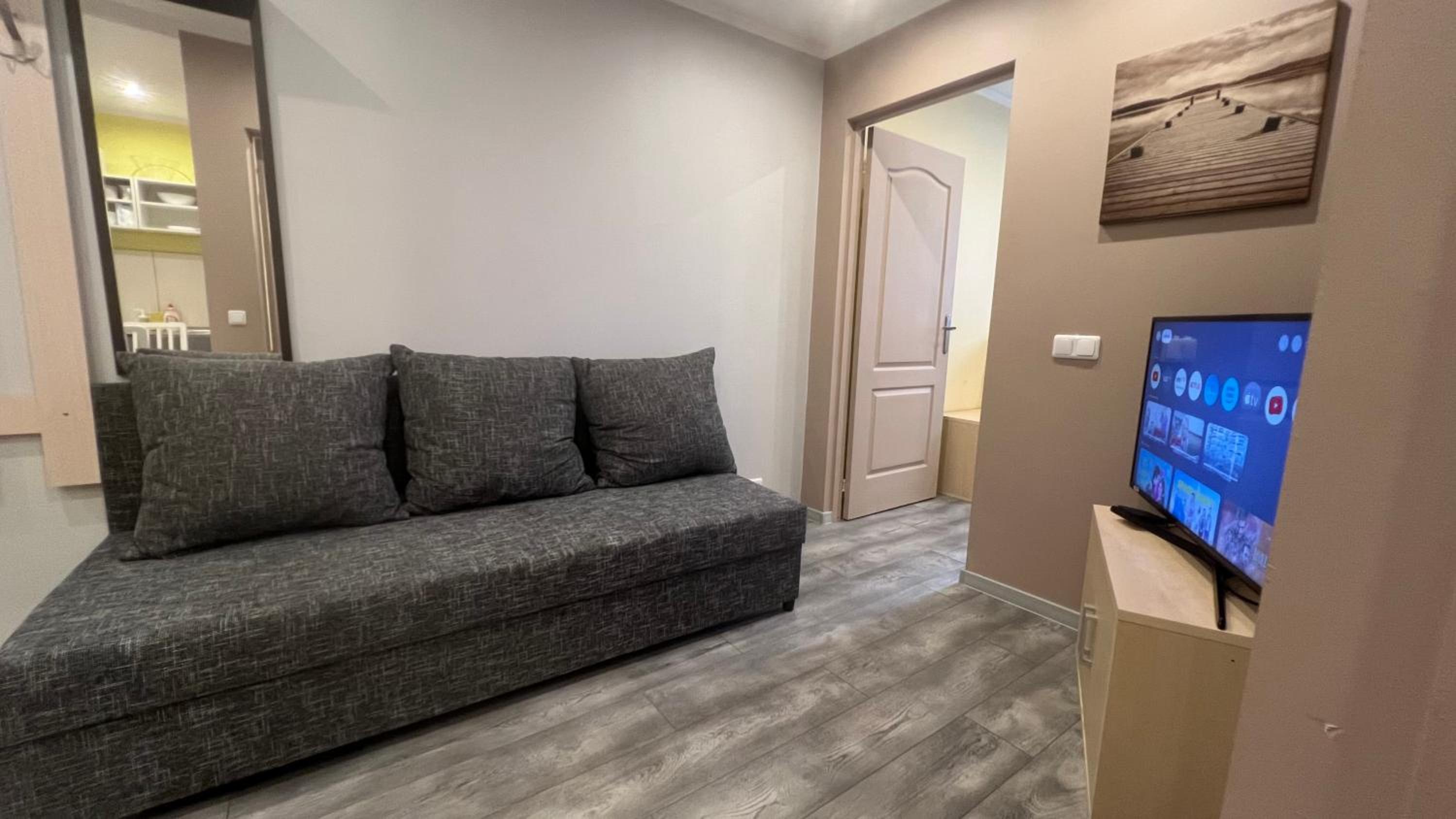 Riverside Promenade apartment M3 view 2