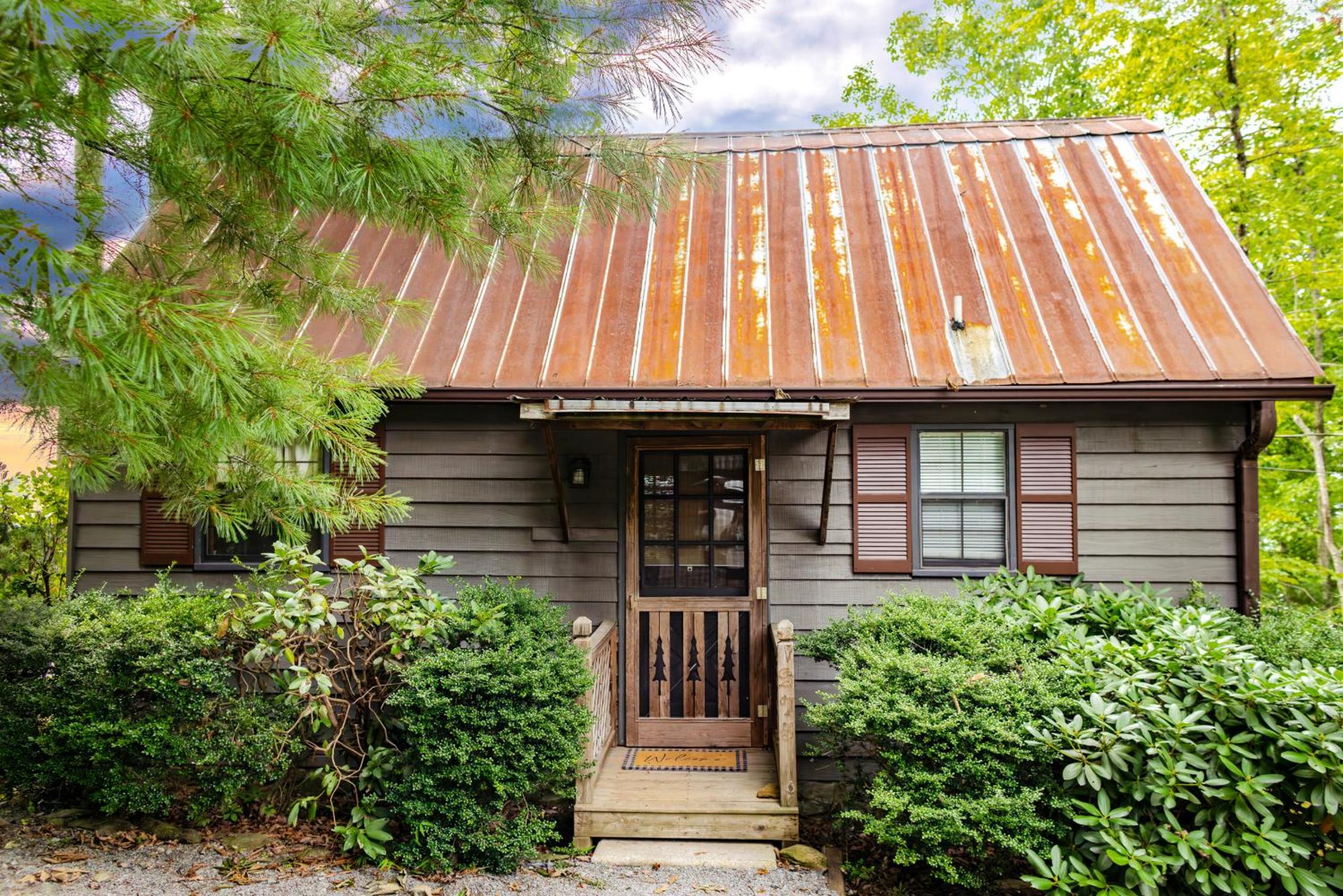 Love Shack at Misty Mountain view 2