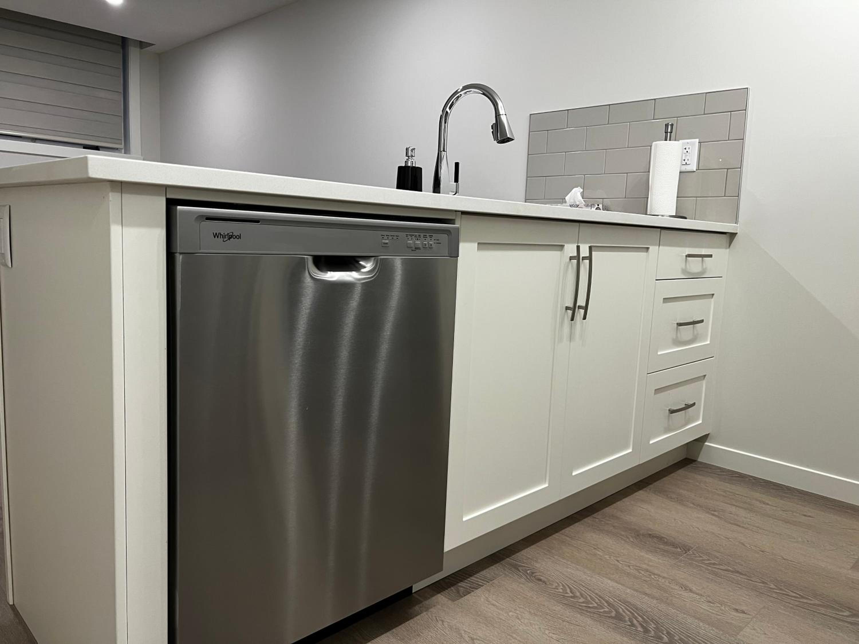 The Haven - cozy 1 bedroom suite in Seton SE Calgary