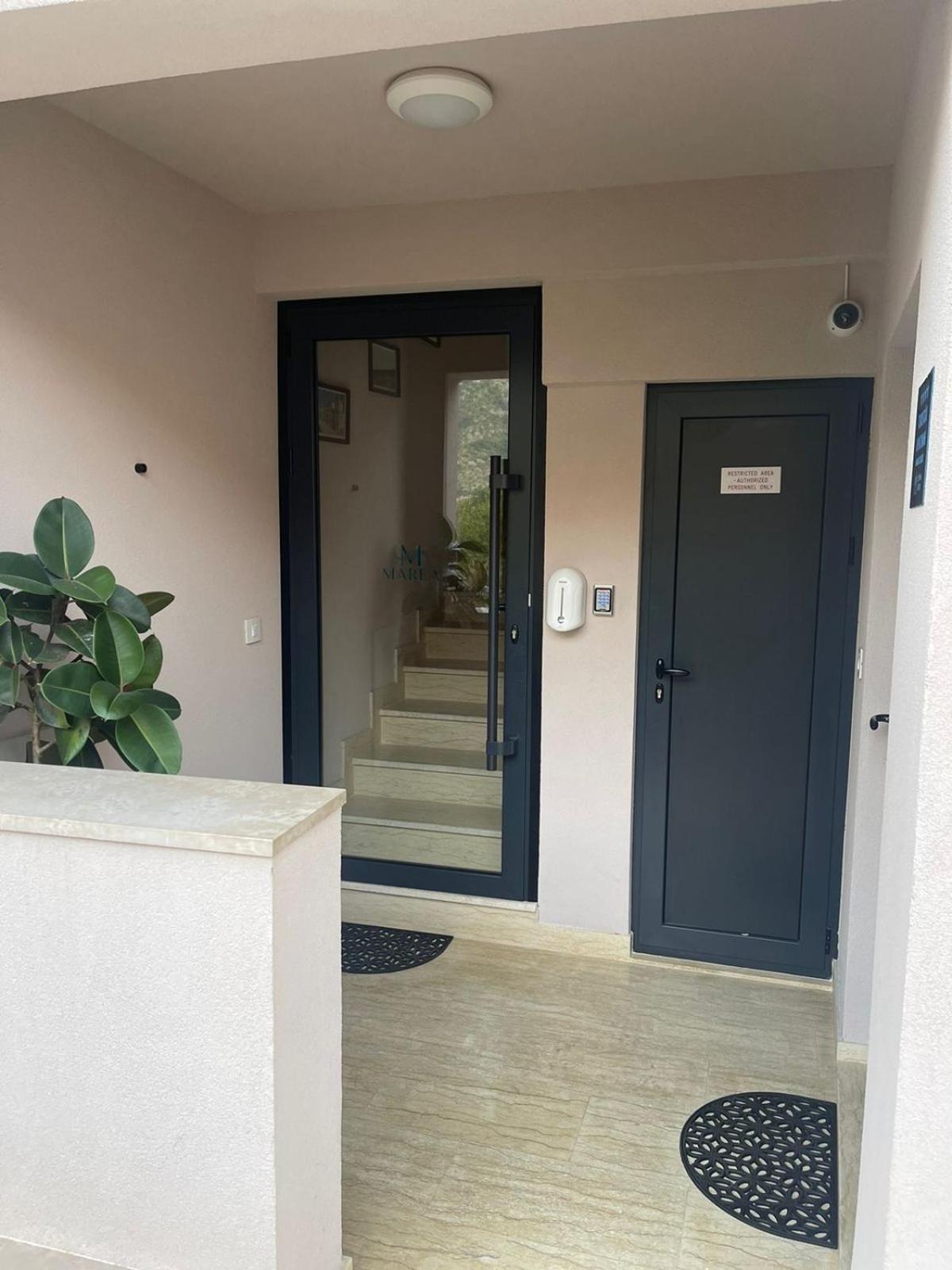 Marea DeLuxe Apartments view 5