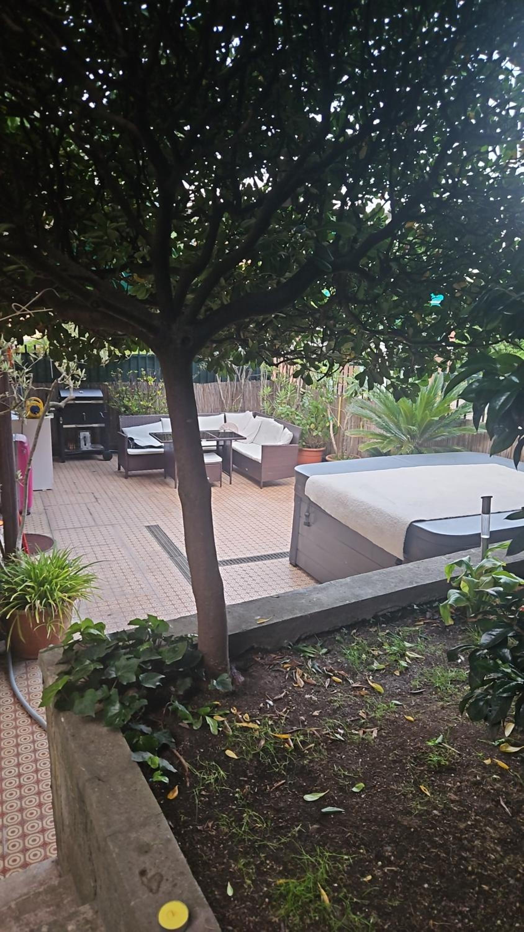 Rapallo 2-Bed Apt Sleeps 5 with Hot Tub photo 4