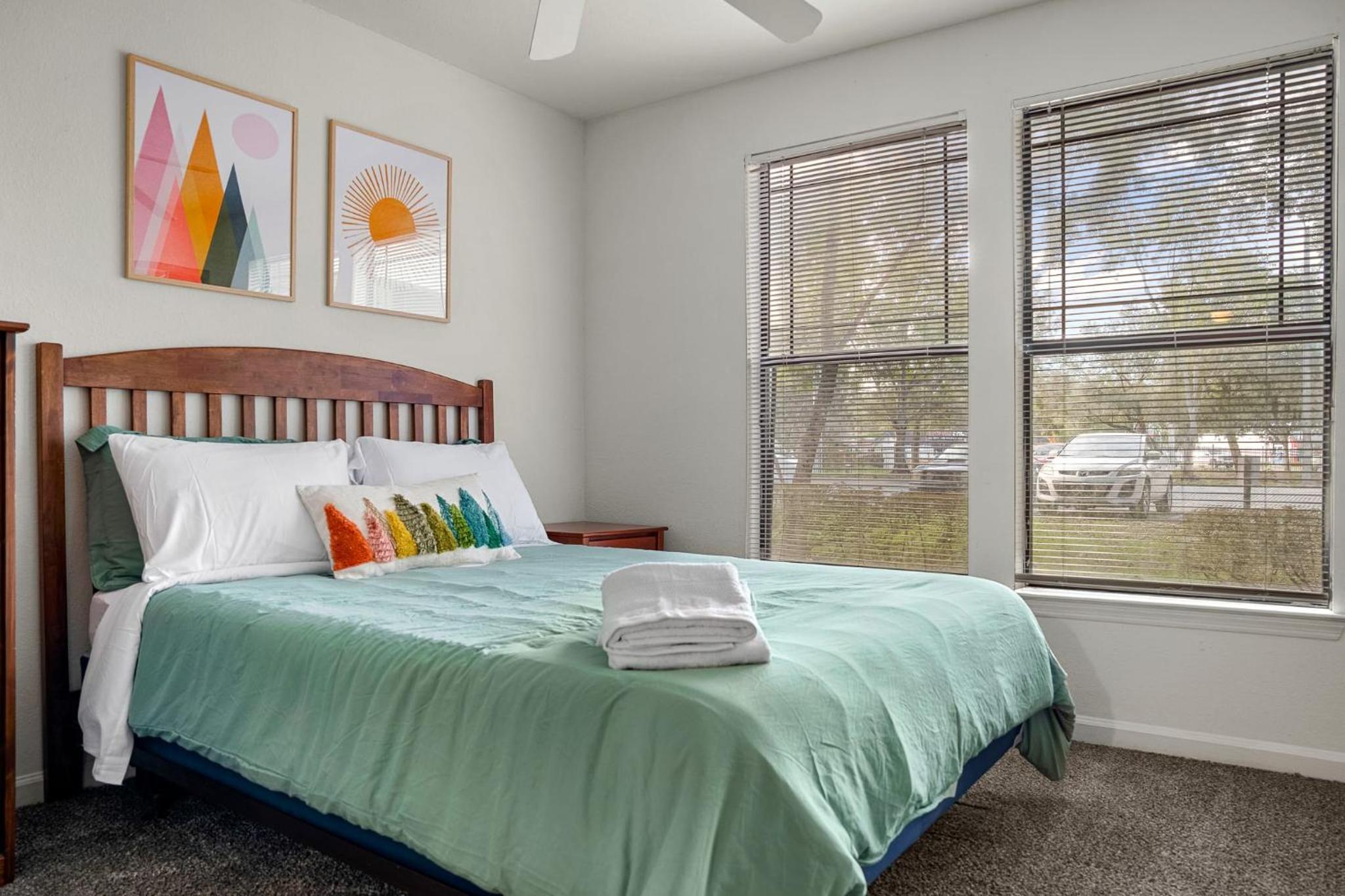 Tampa Bay Area Vacations - 2 MI to USF Pet Friendly  Budget Friendly - Property Image 1