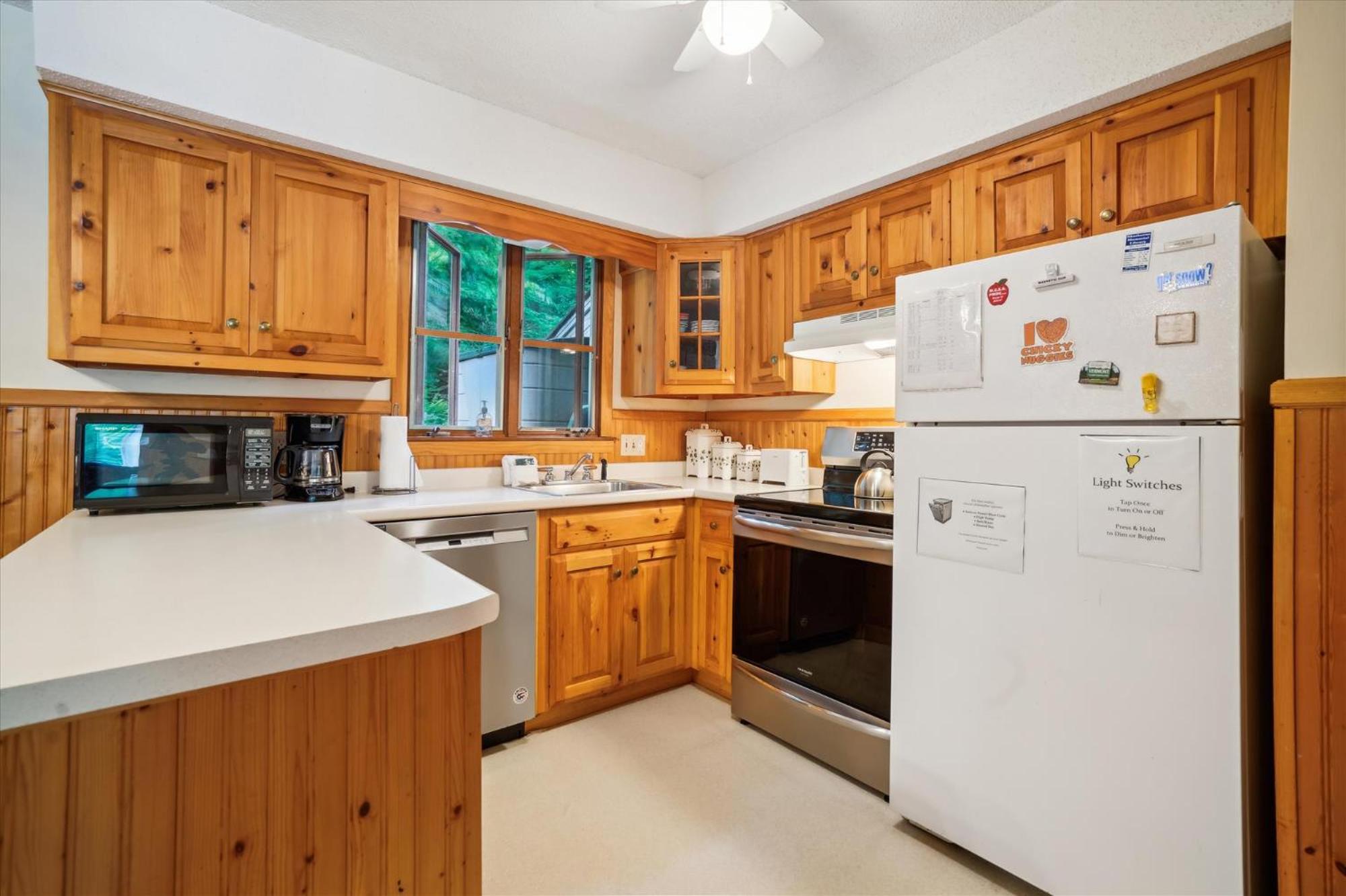 Quaint Condo 5 minutes to the ski slopes Valley Park D1 view 4