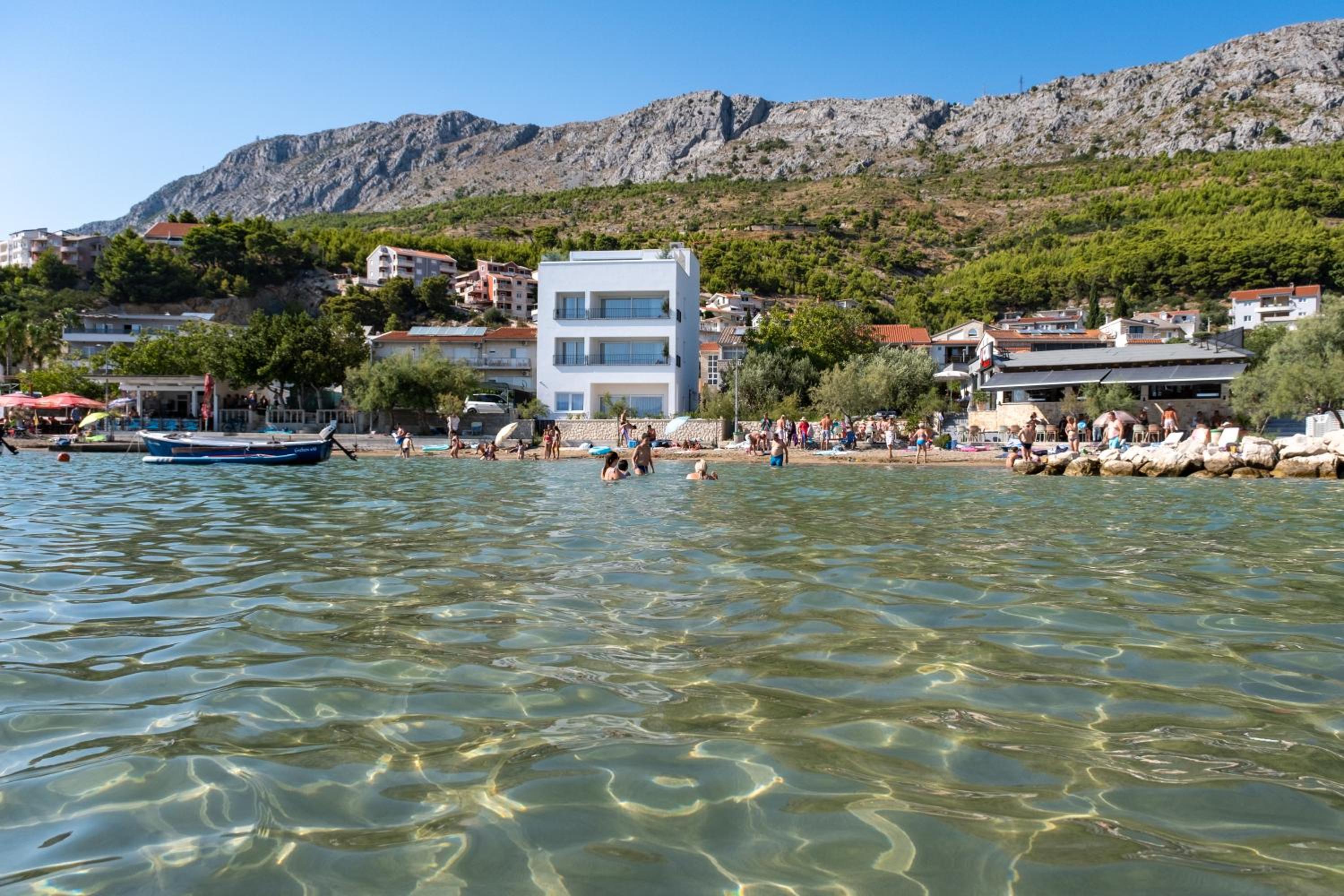 Villa Lara Beach Front Rooftop Pool & Stunning Views