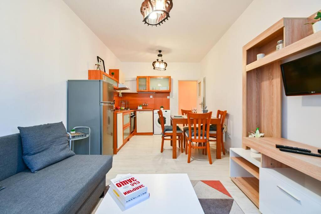 Antim 1 Apartment