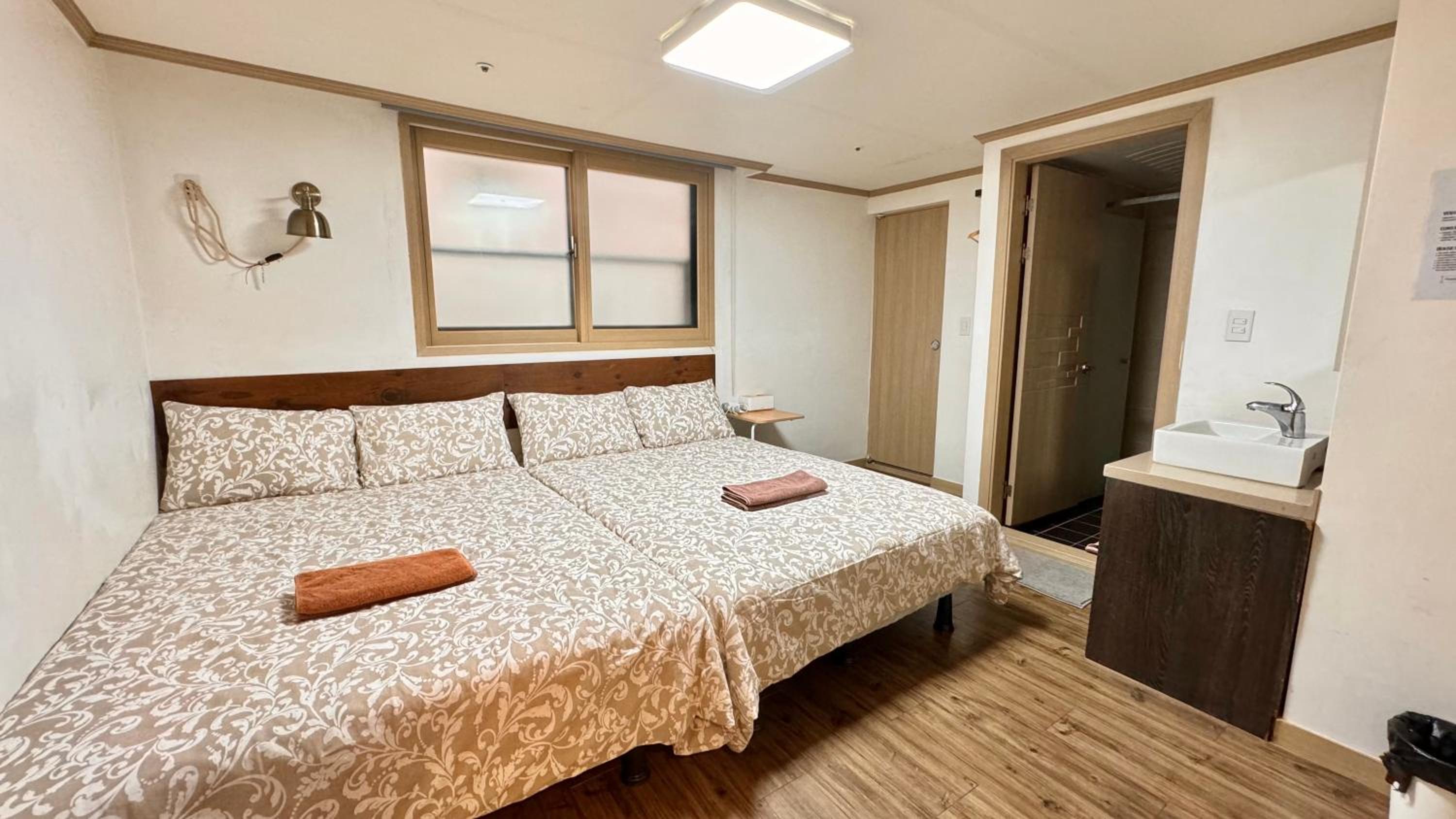 Roi Guesthouse