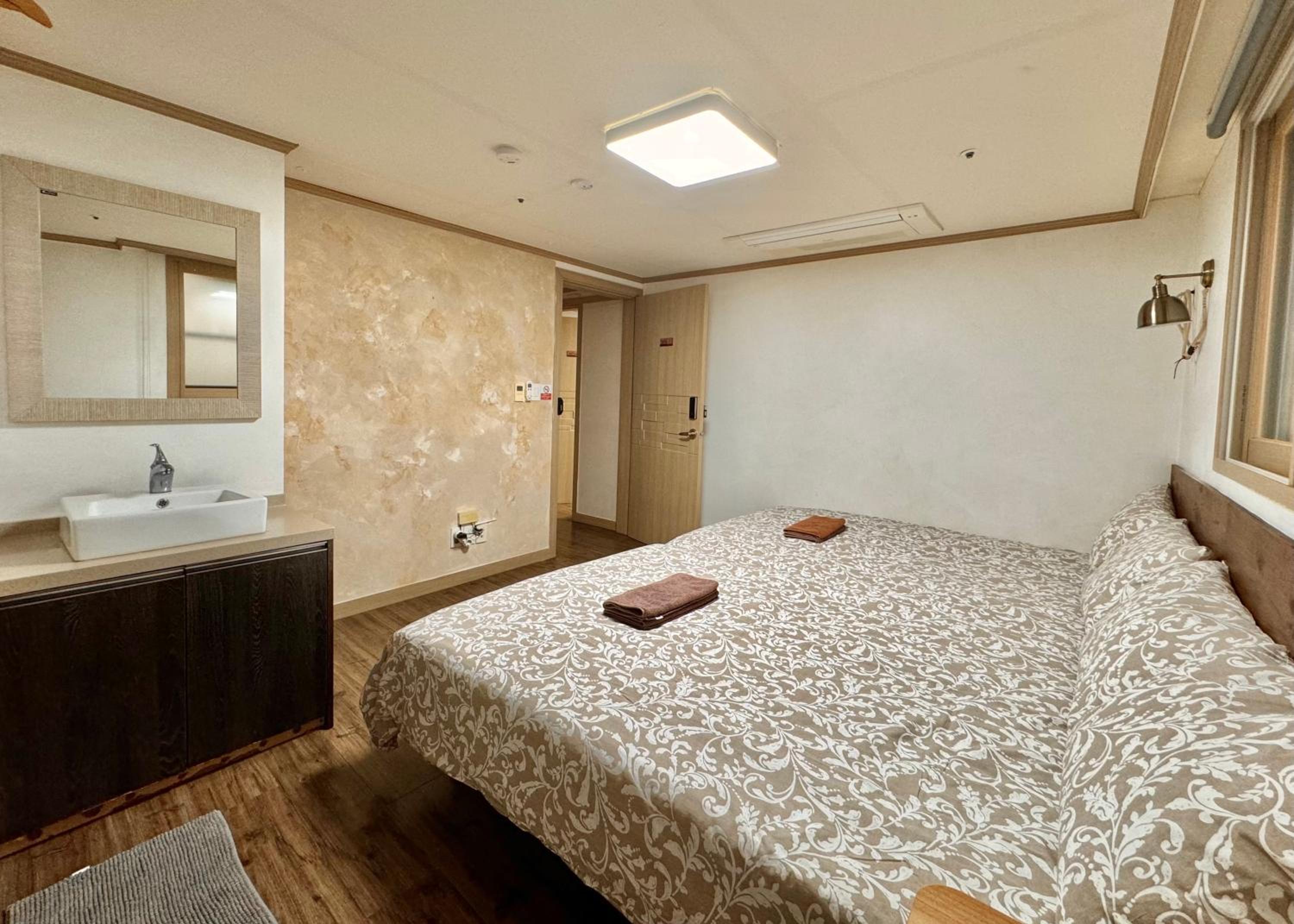 Roi Guesthouse