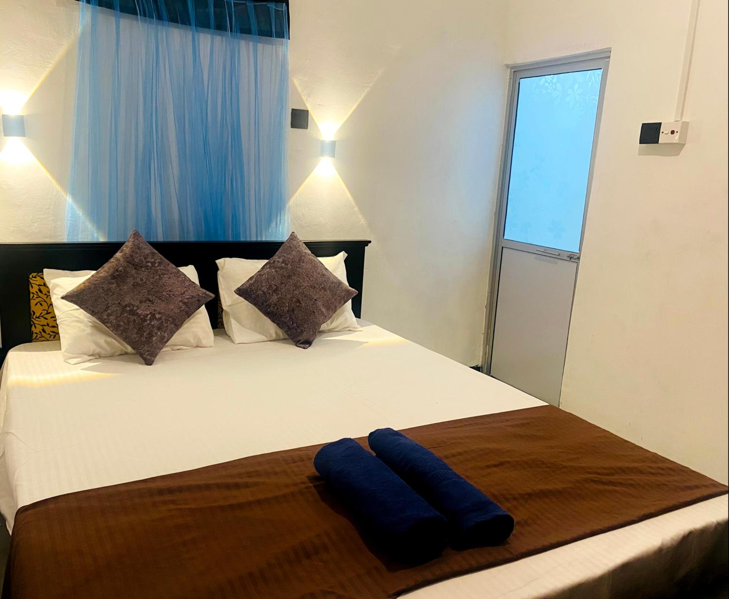 Fly Infinity - Home Stay Kandy view 5