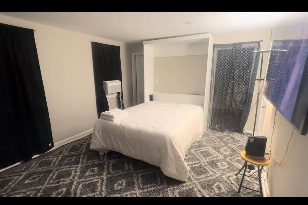 Home near Airport & City view 5