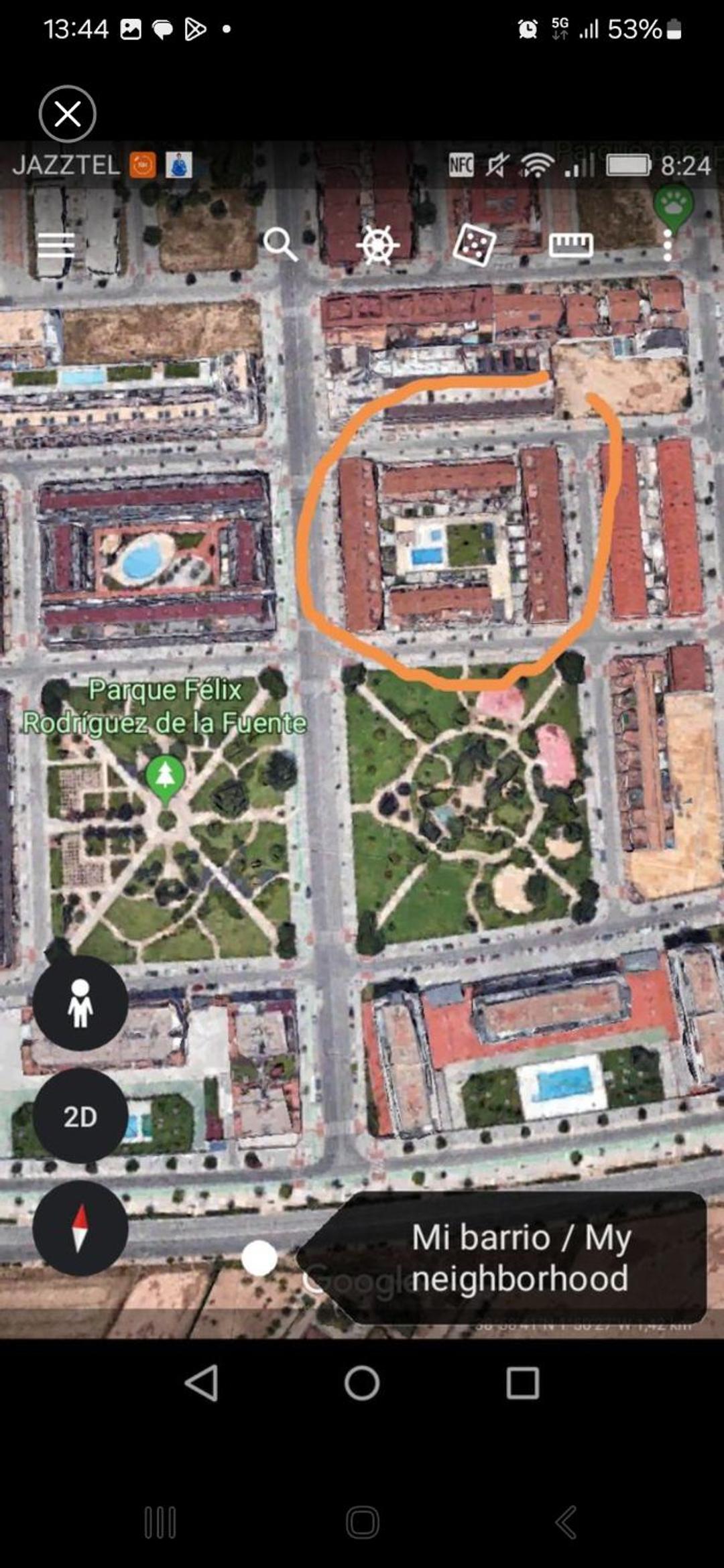 Duplex con piscina en barrio residencial