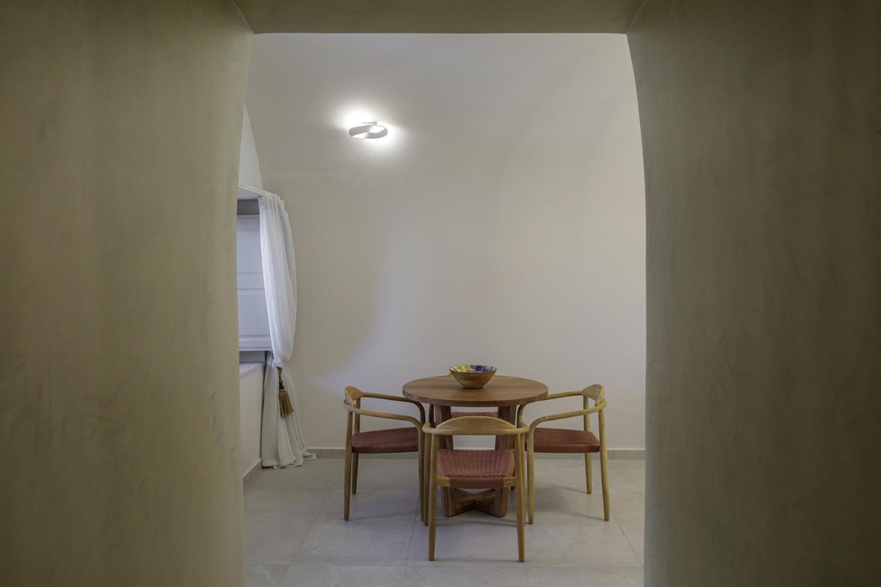 La Madeleine Oia Suites and Caves — 9