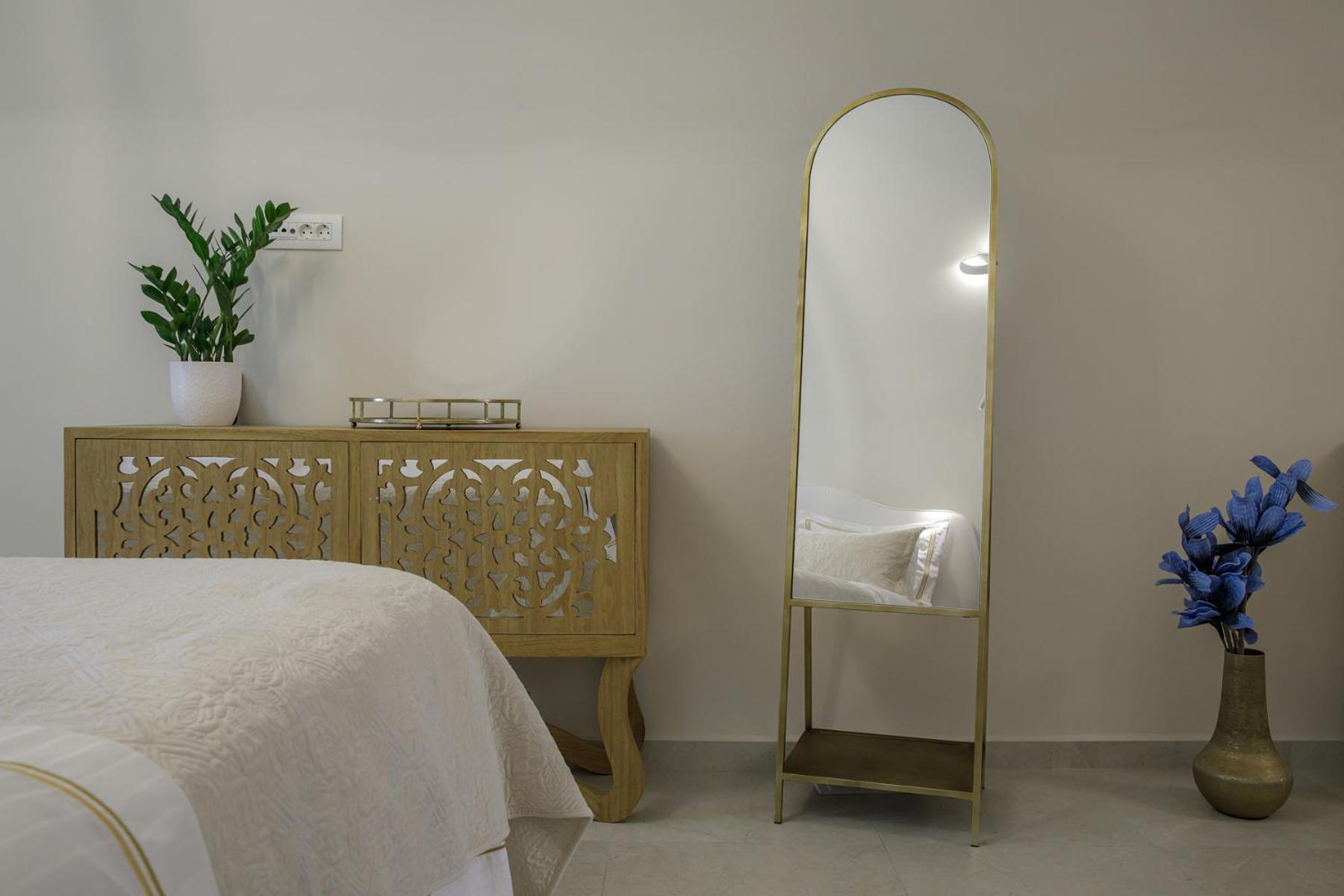Oia Vacations - La Madeleine - Property Image 26