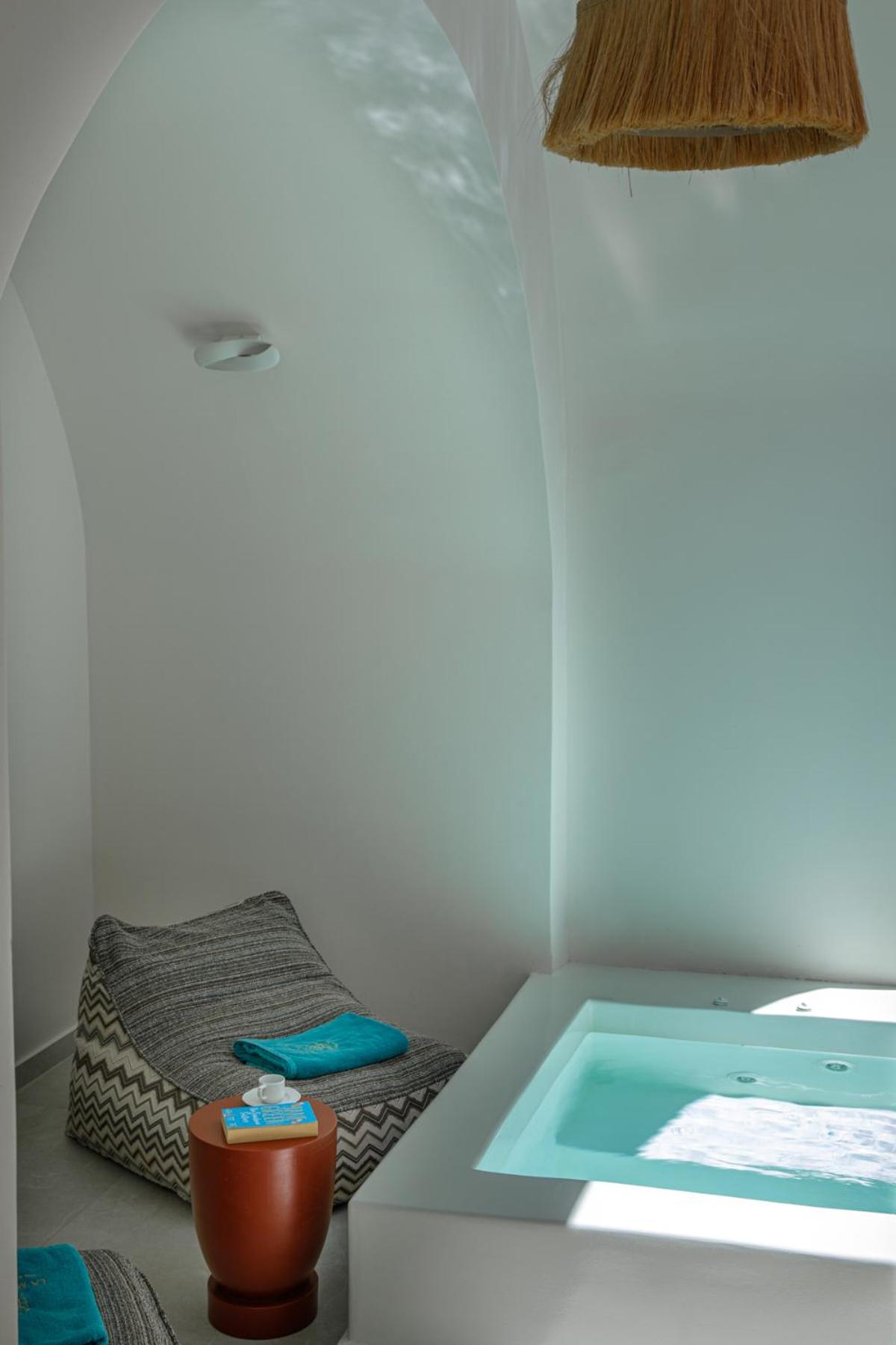 Oia Vacations - La Madeleine - Property Image 24