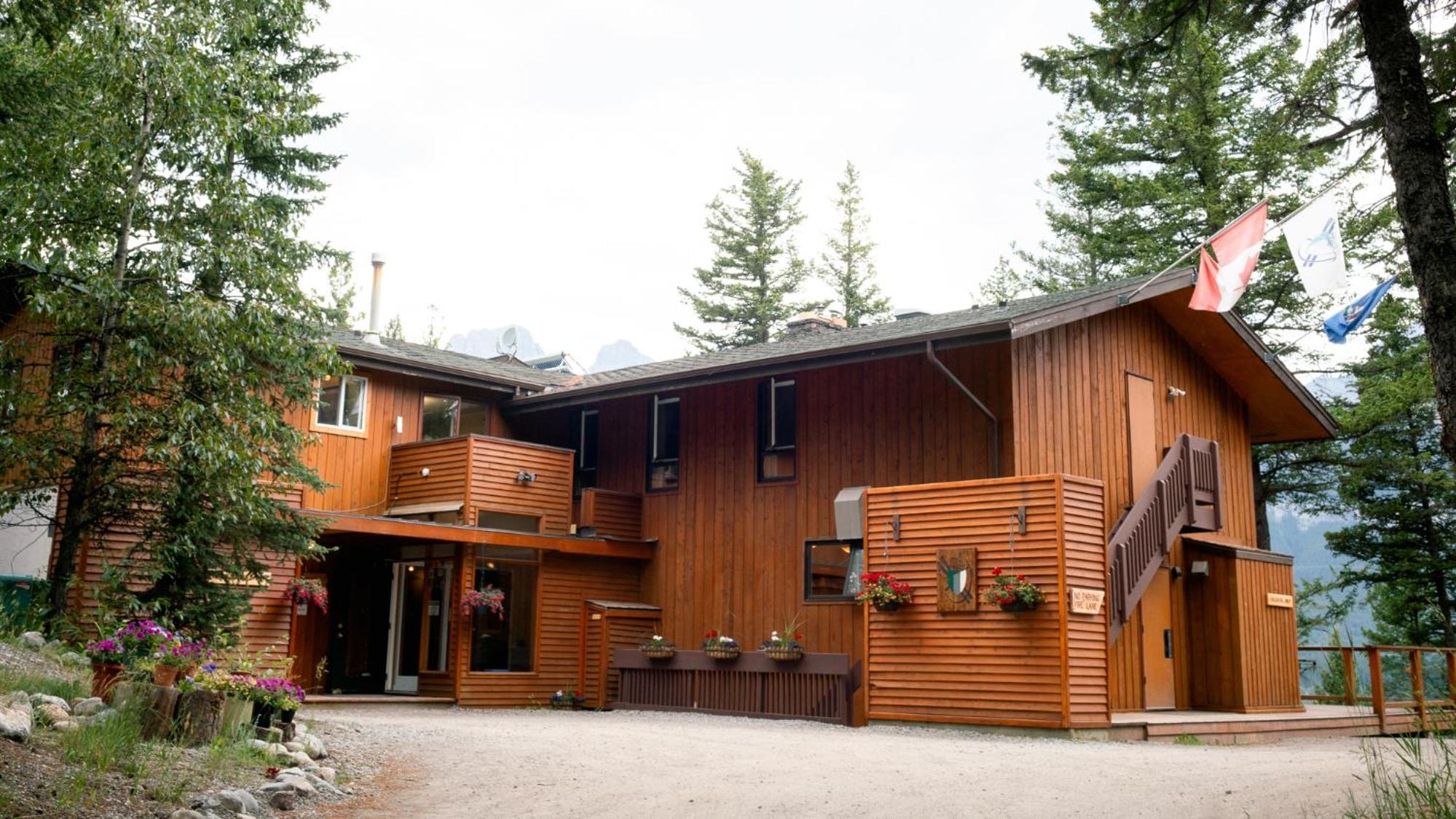 Canmore Alpine Hostel - Alpine Club of Canada - Image 4