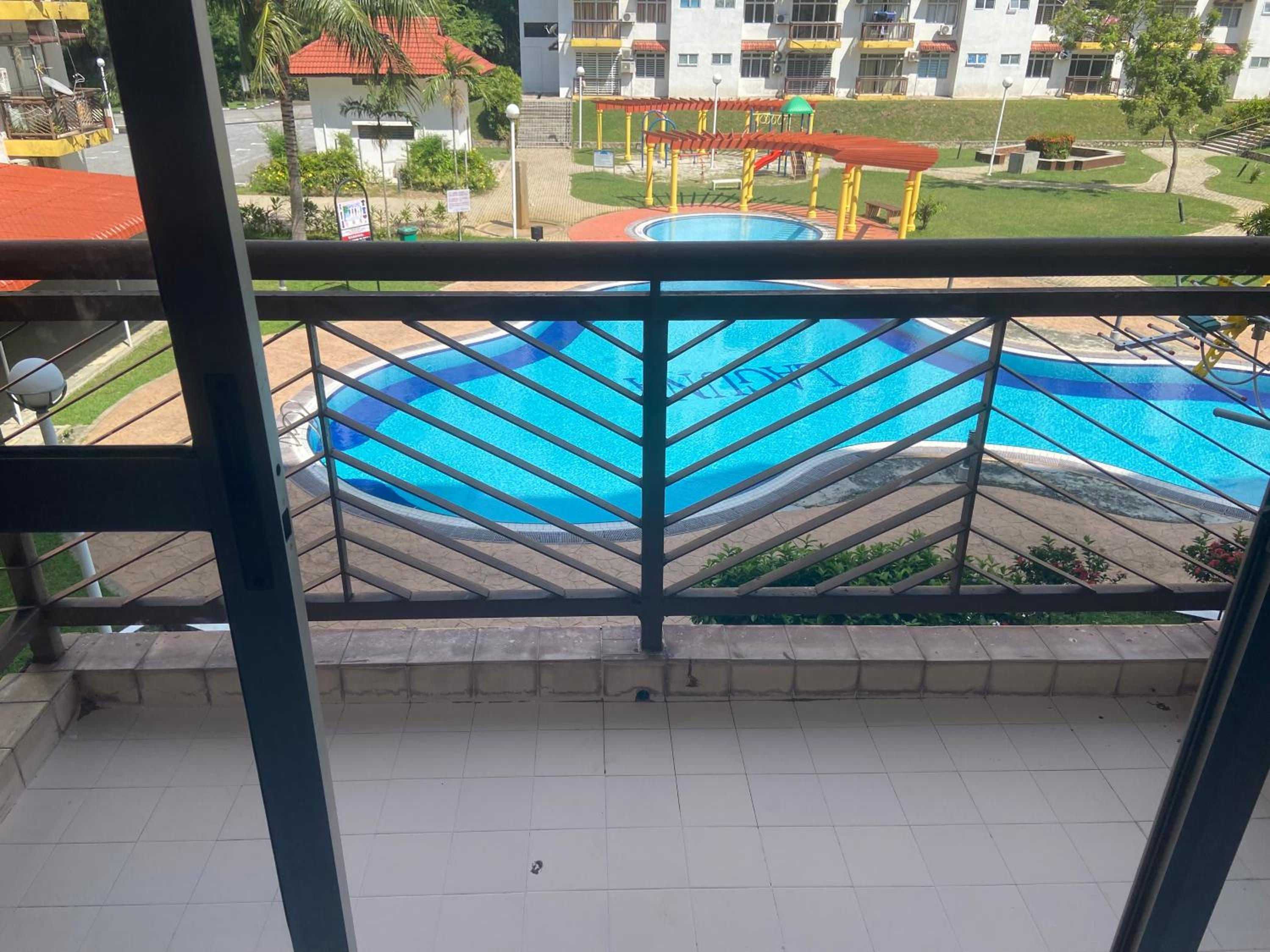 Ennys Homestay PortDickson 2 BR WITH POOL photo 2
