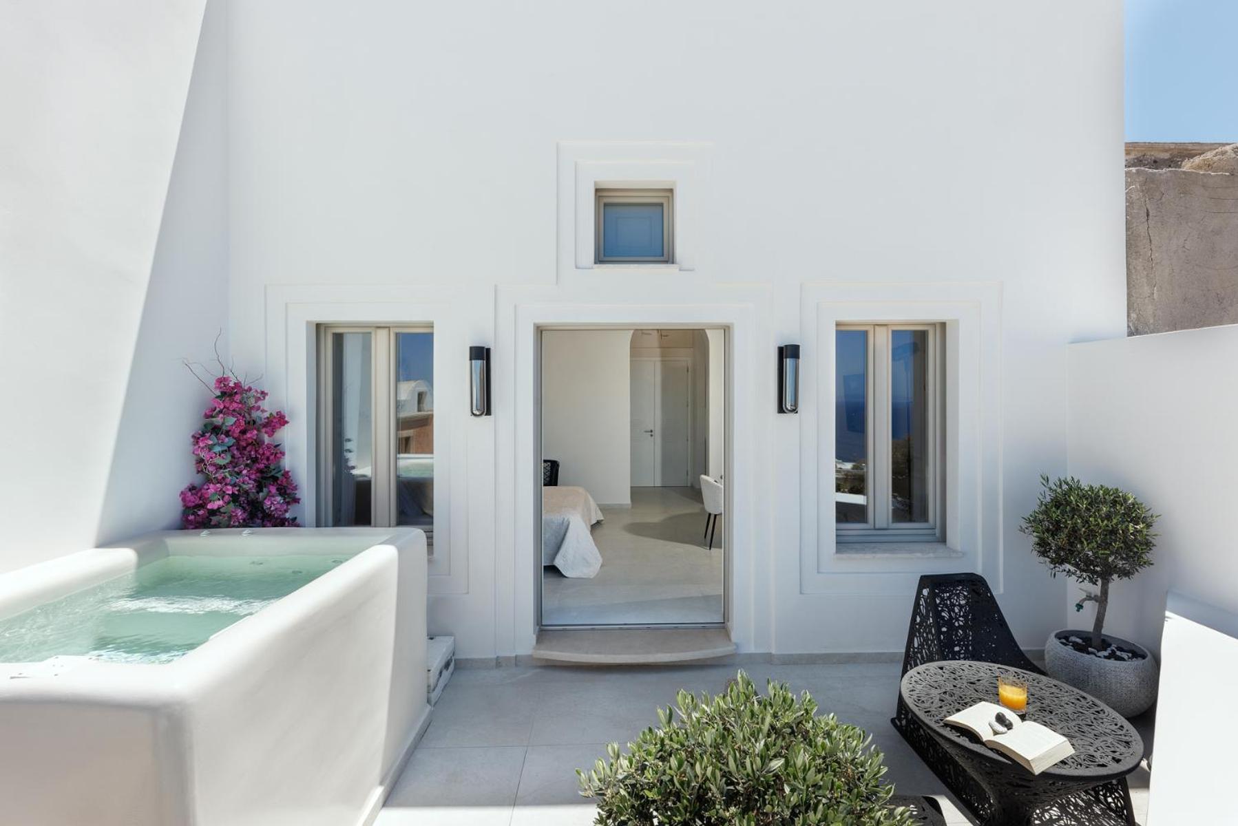 La Madeleine Oia Suites and Caves — 14