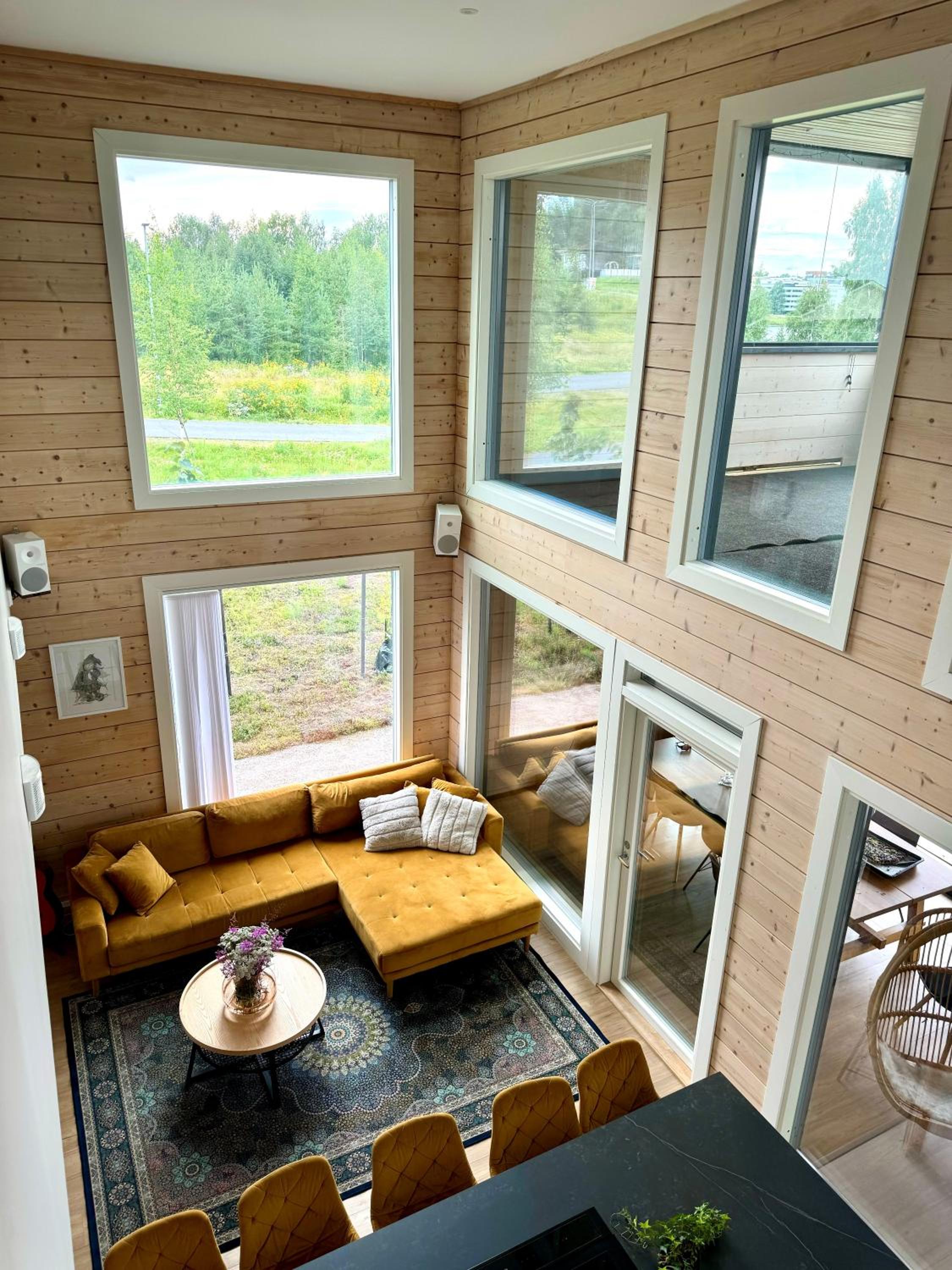 Arctic luxury log house with the river view view 5