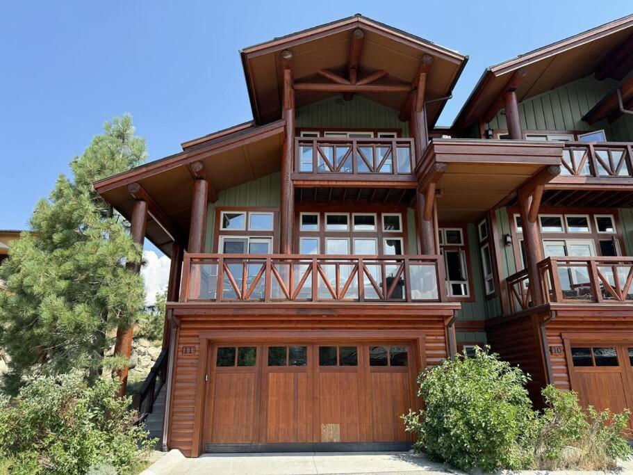 Luxury Townhome w/ Views, Private Jacuzzi & Garage view 2