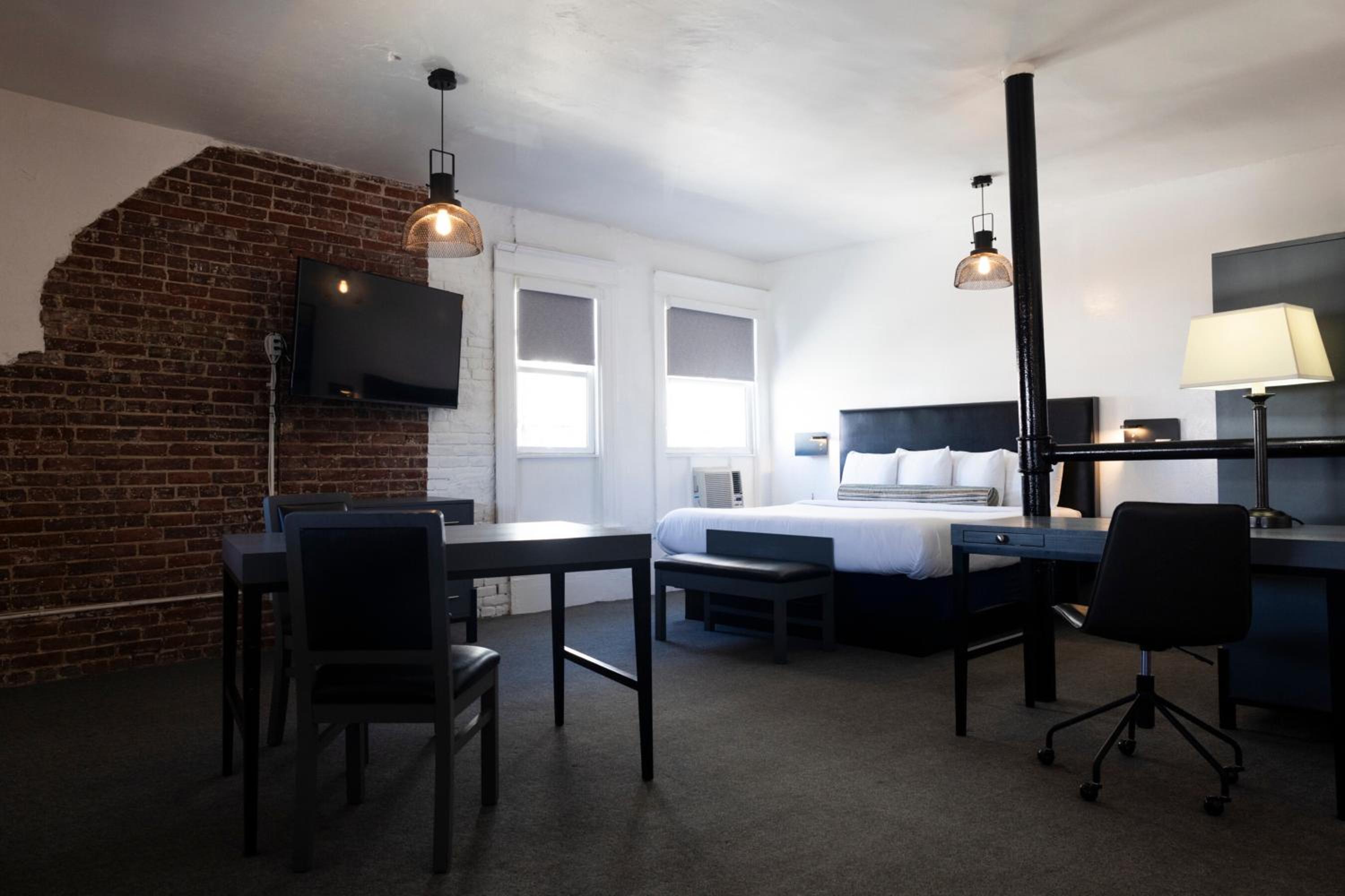 American Hotel
