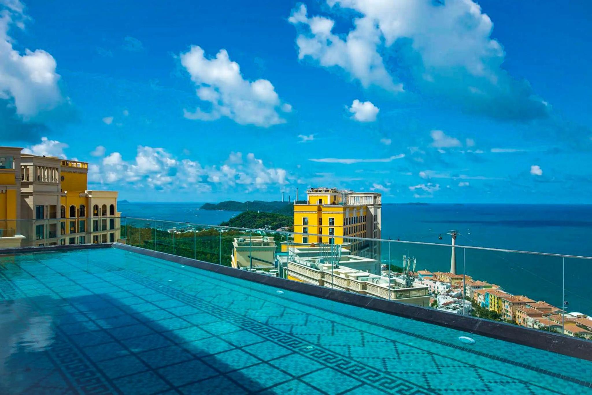 La Brisa Marina Luxury Apartment, Sunset Town Phu Quoc view 5
