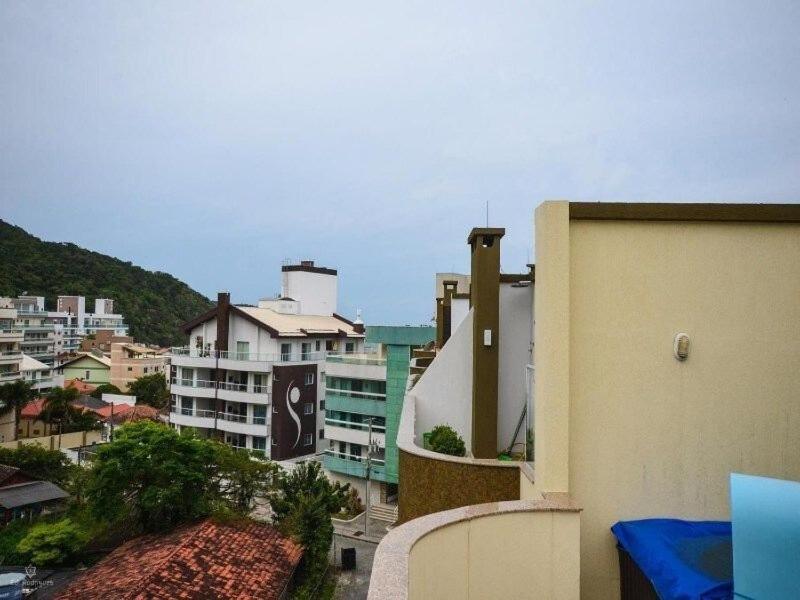Cobertura na cidade de bombas