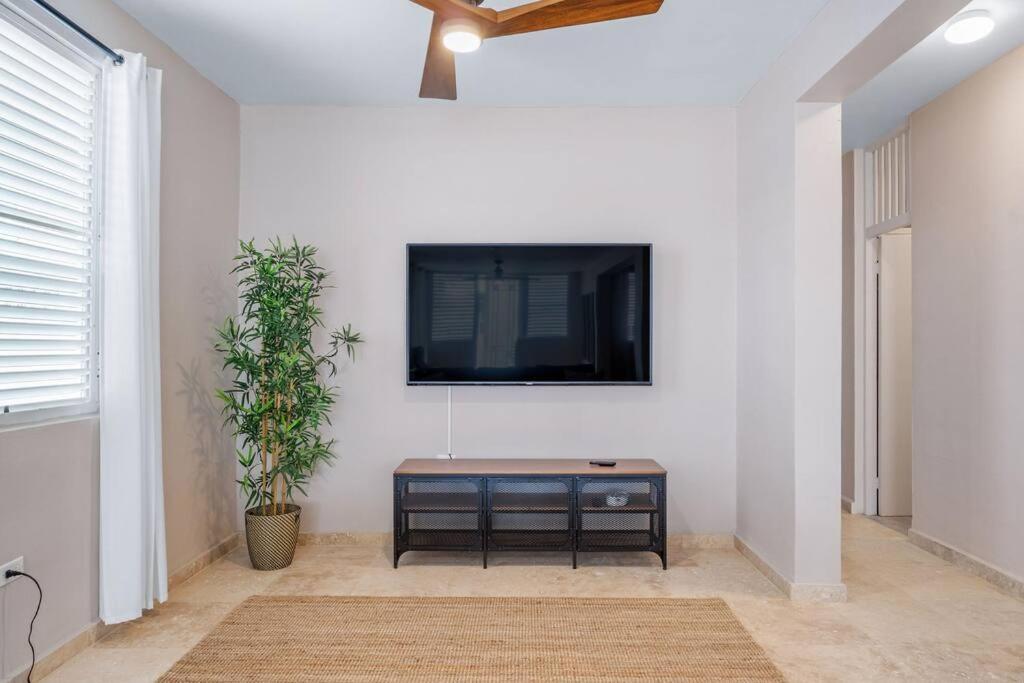 Cozy Retreat in San Juan view 3