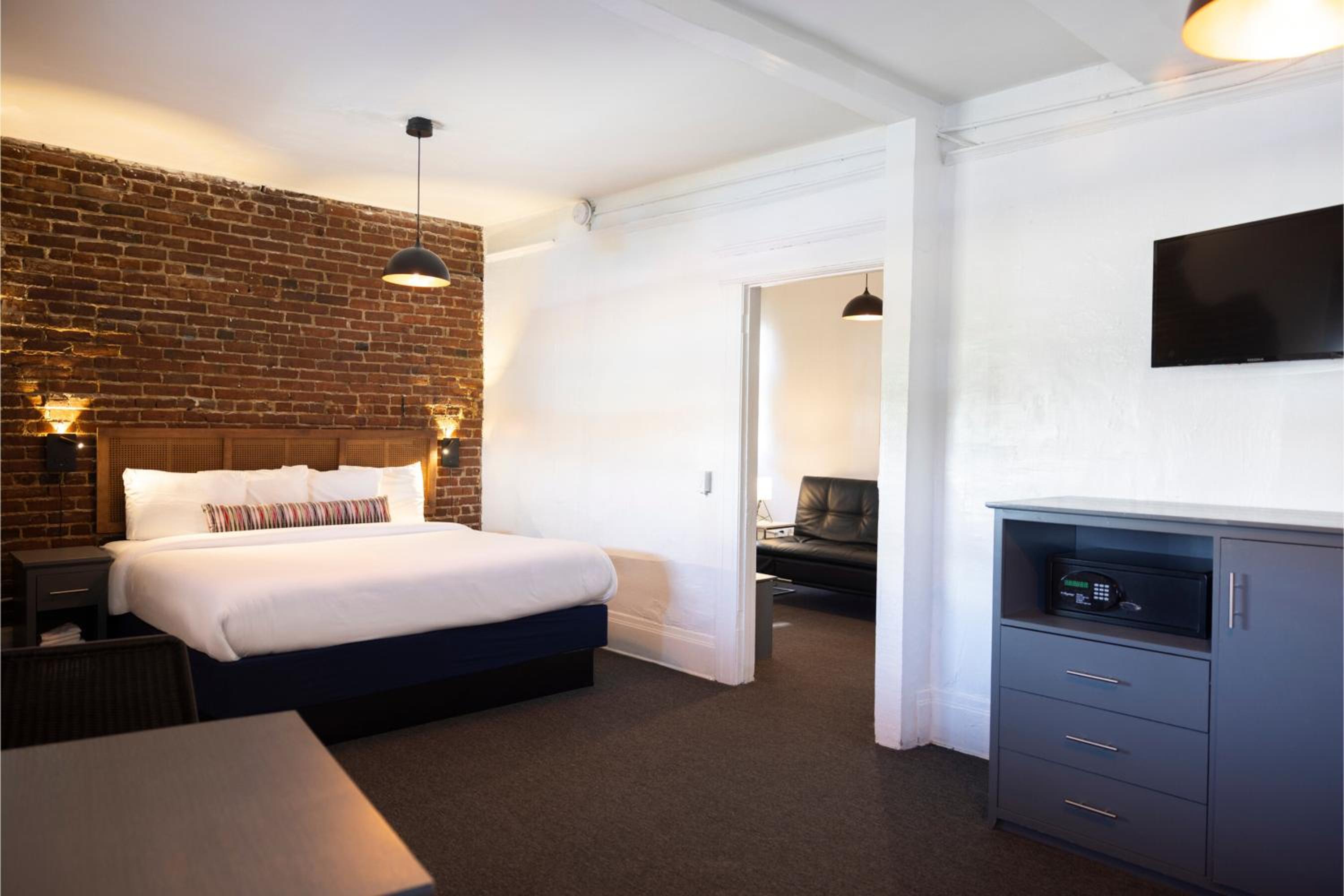 American Hotel