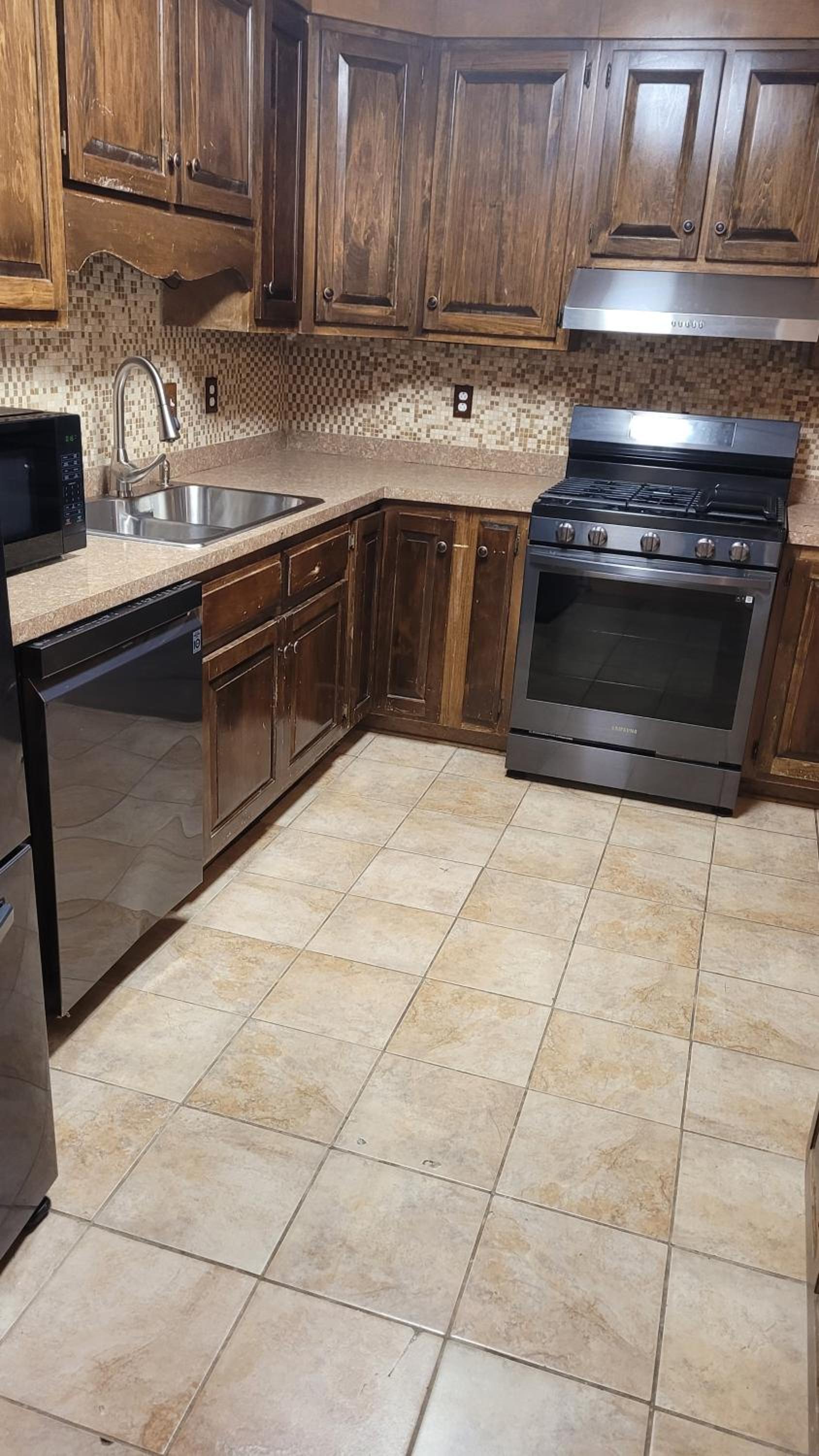 Fayetteville Vacations - Highest Level Hospitality 3-Bedroom - Property Image 13