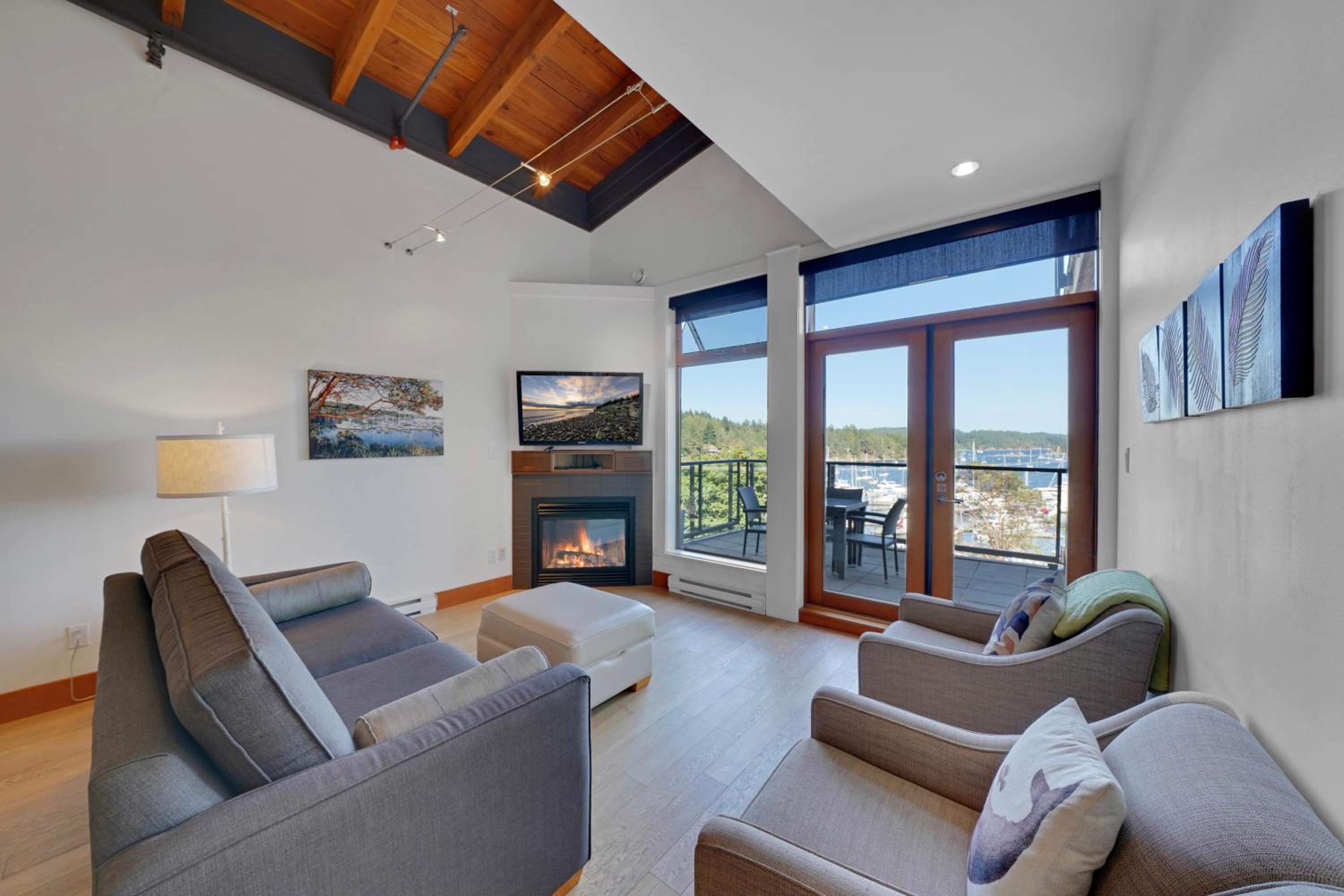 Mariner's Loft - Salt Spring Island - Image 3