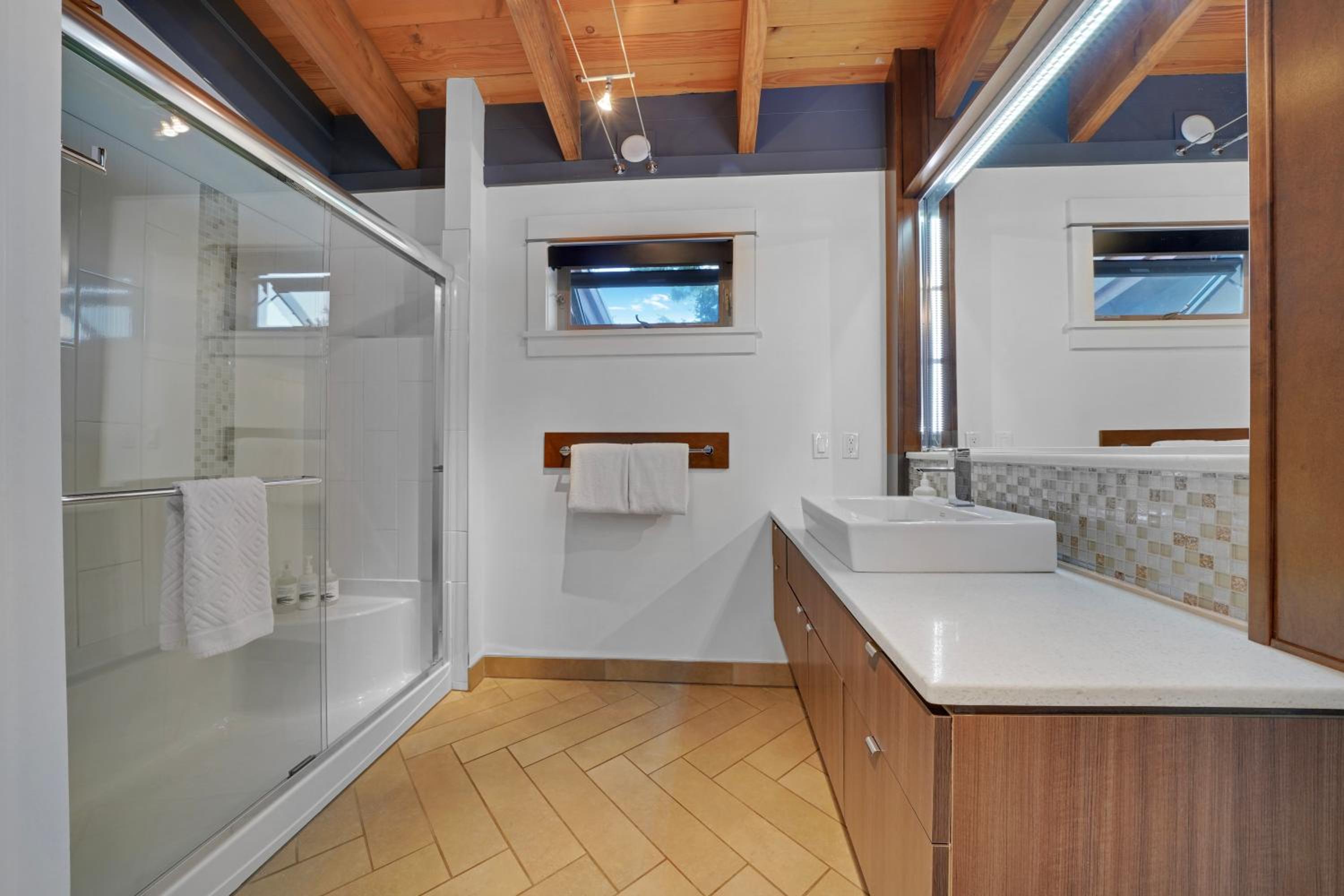 Mariner's Loft - Salt Spring Island