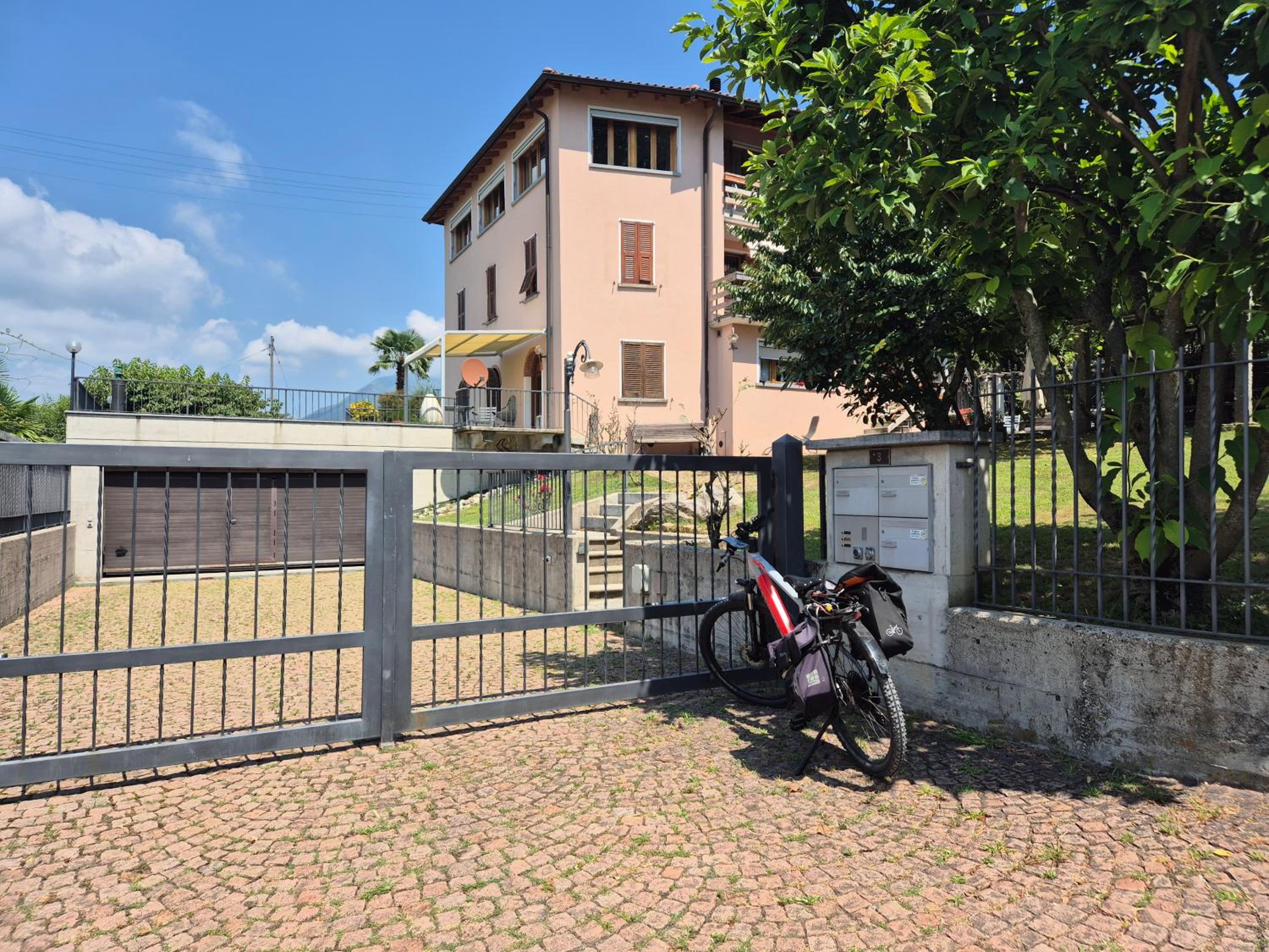 Executive Lake View with Private Garden