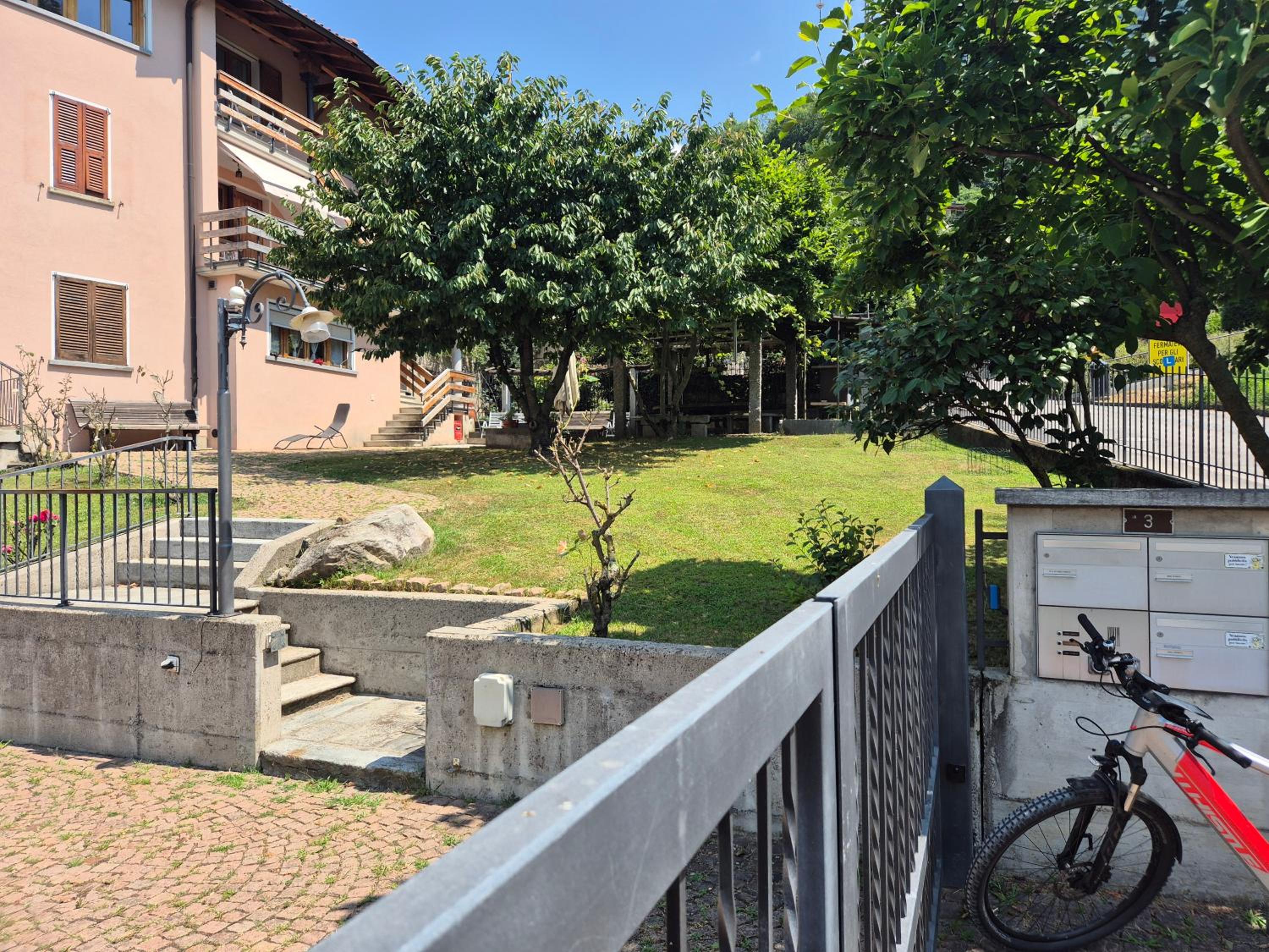 Executive Lake View with Private Garden