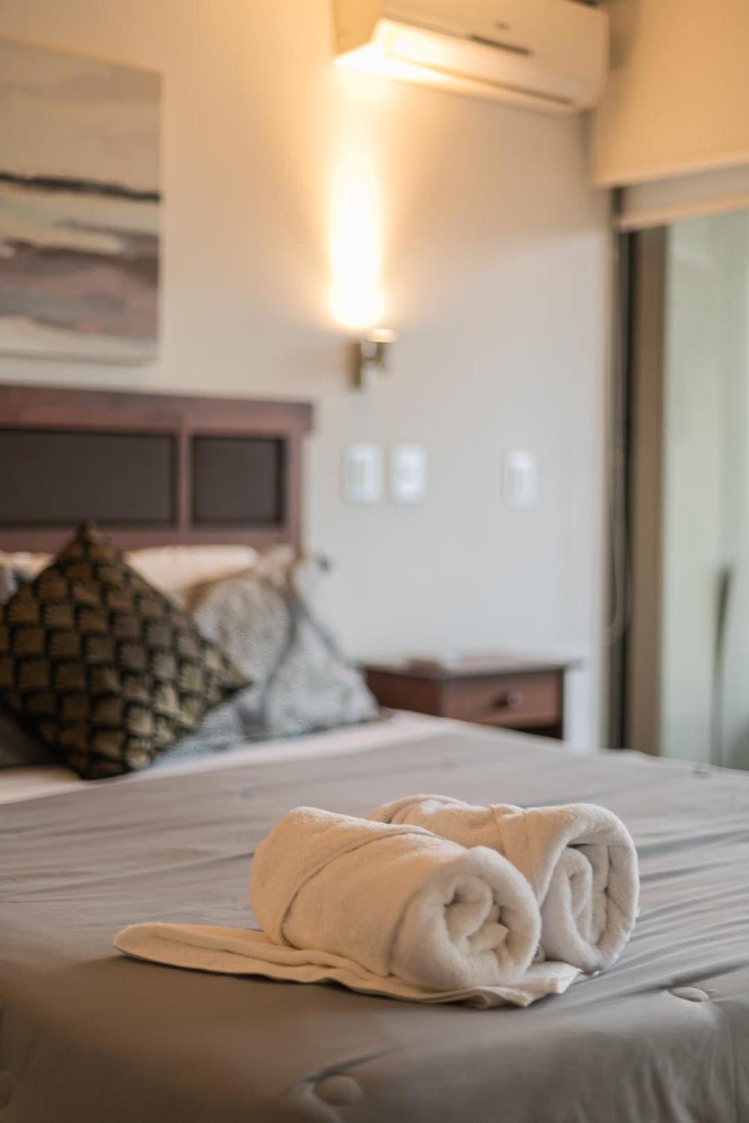 Spacious apartment steps away from Parque Arauco