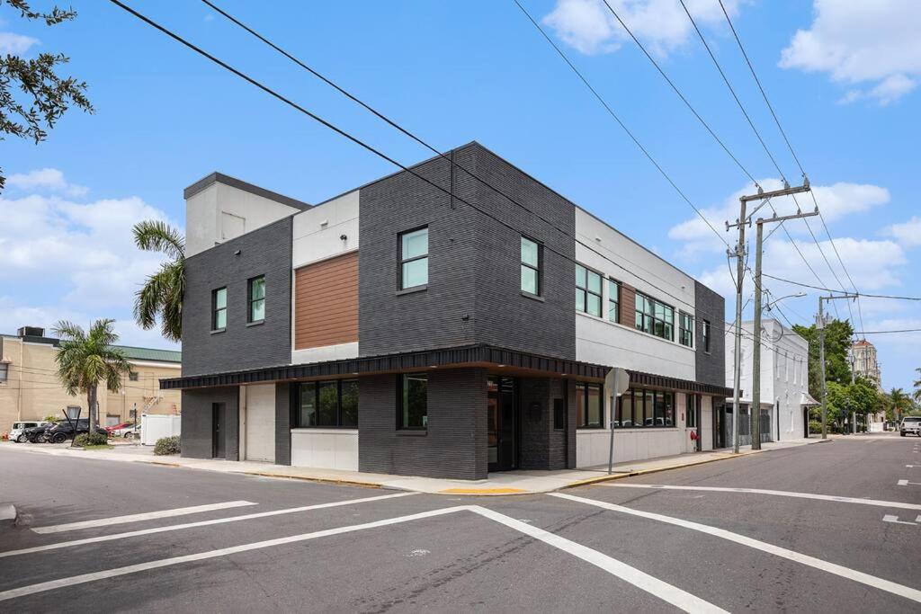 Hotel Private room with Kitchen & Bath 4 - Image 1